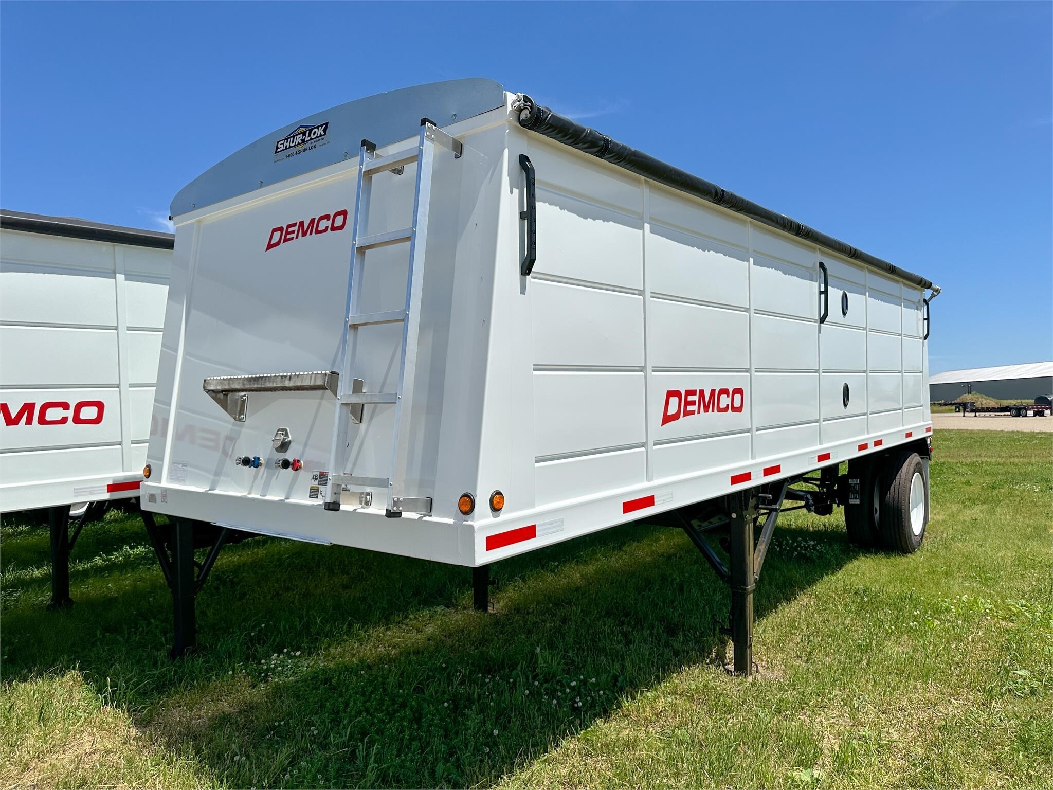 2027 DEMCO 2812 in Henderson, IA