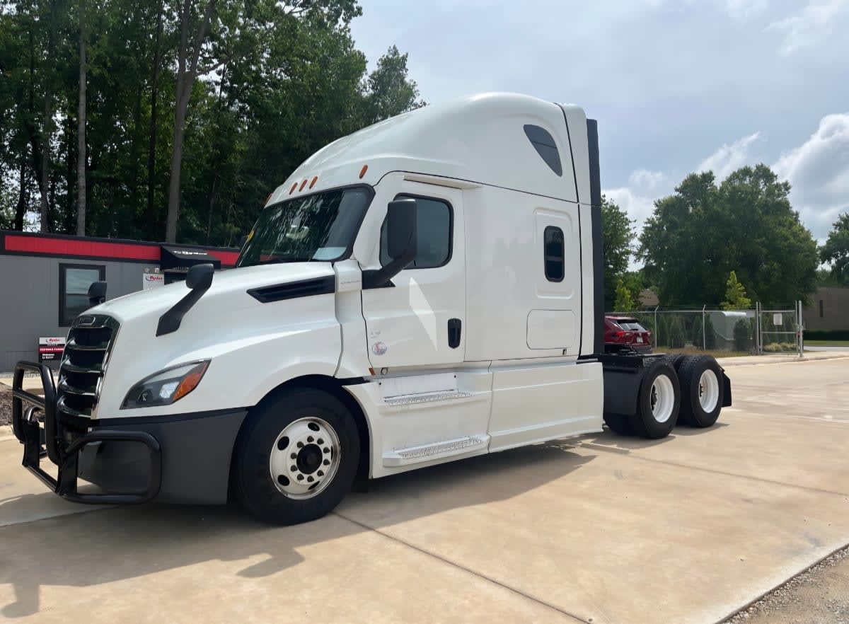2021 FREIGHTLINER CASCADIA 126 in Greensboro, NC
