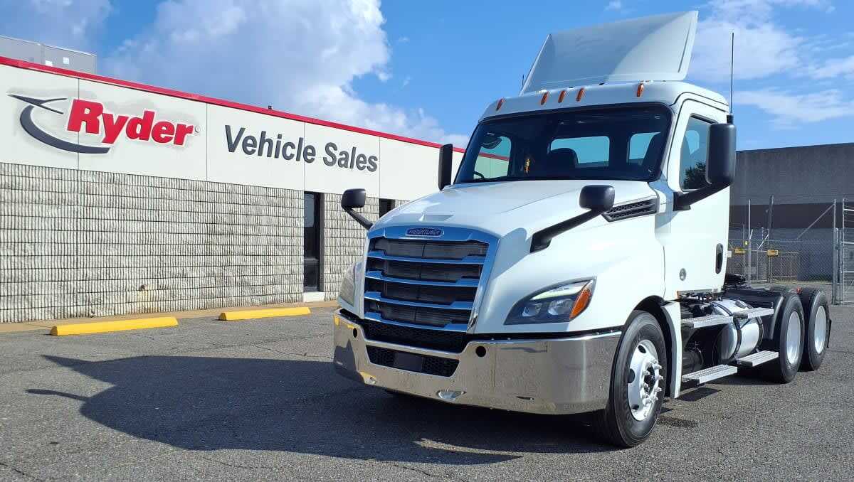 2020 FREIGHTLINER CASCADIA 126 in Memphis, TN