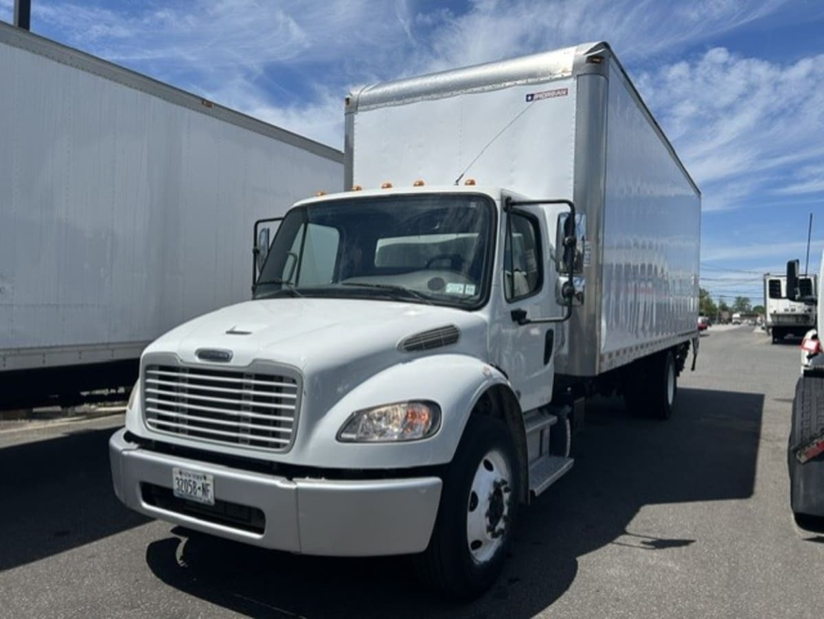 2016 FREIGHTLINER BUSINESS CLASS M2 106 in Farmingdale, NY