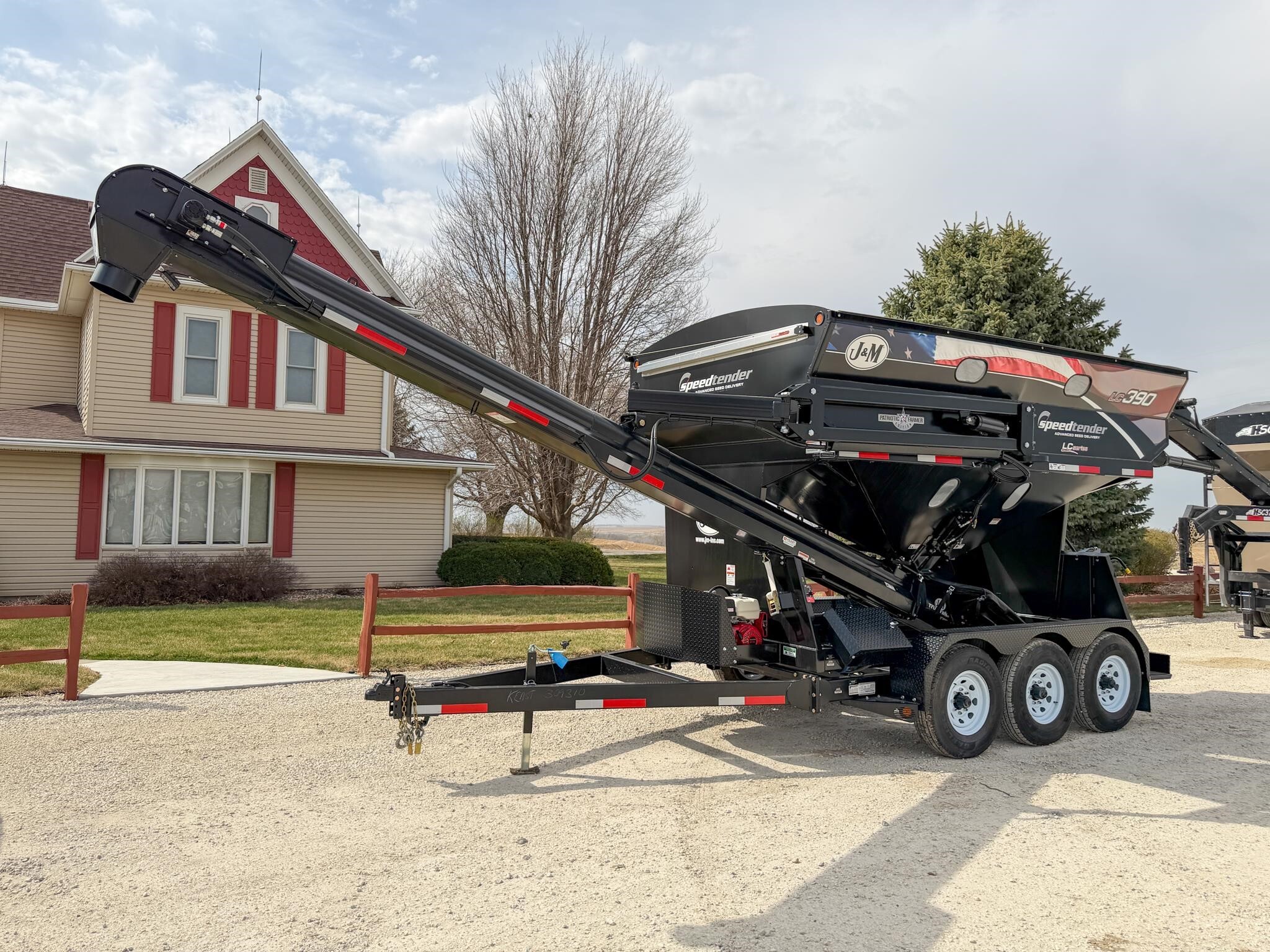 2026 J&M LC390 in Henderson, IA