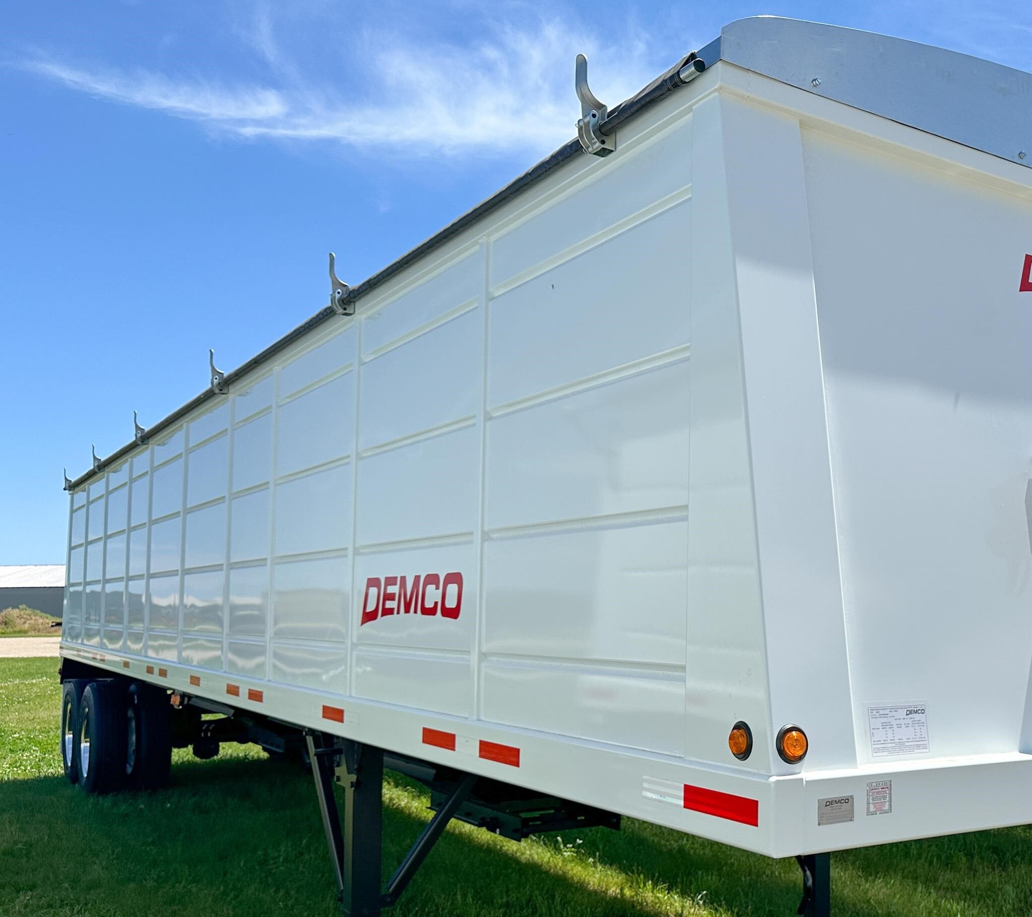 2027 DEMCO 4222 in Henderson, IA