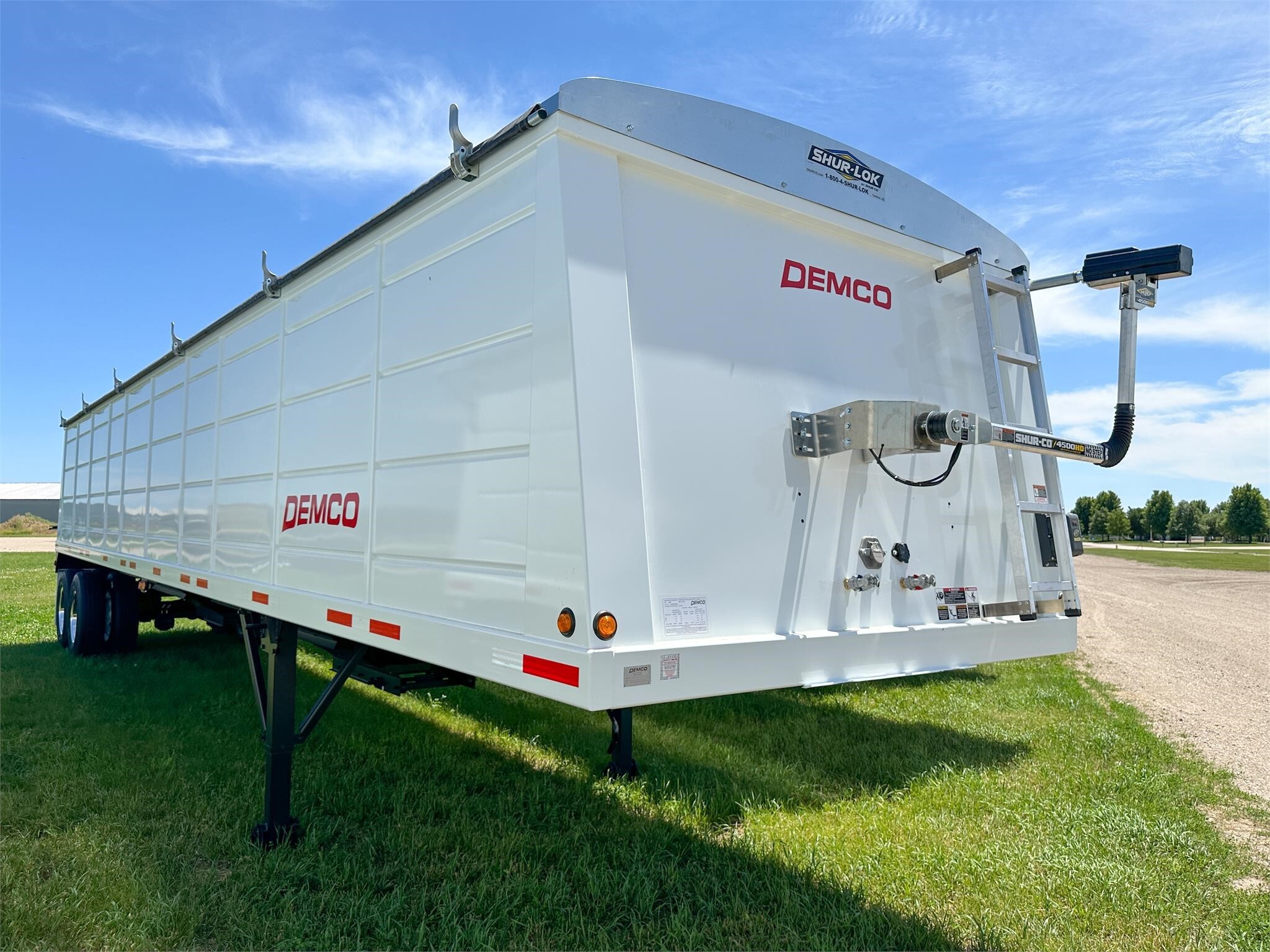 2027 DEMCO 4222 in Henderson, IA