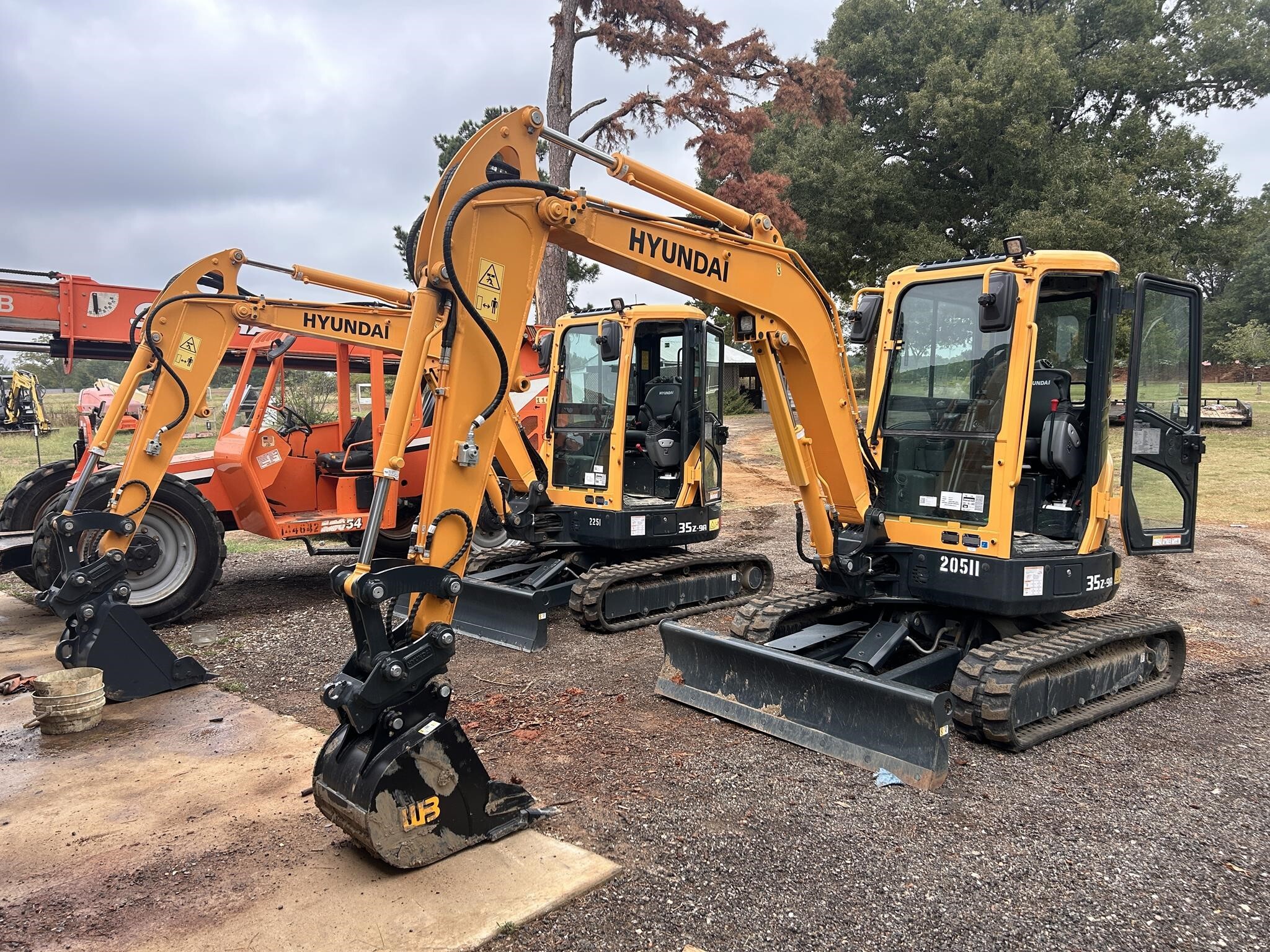 2023 HYUNDAI ROBEX 35Z-9A in Lindale, TX