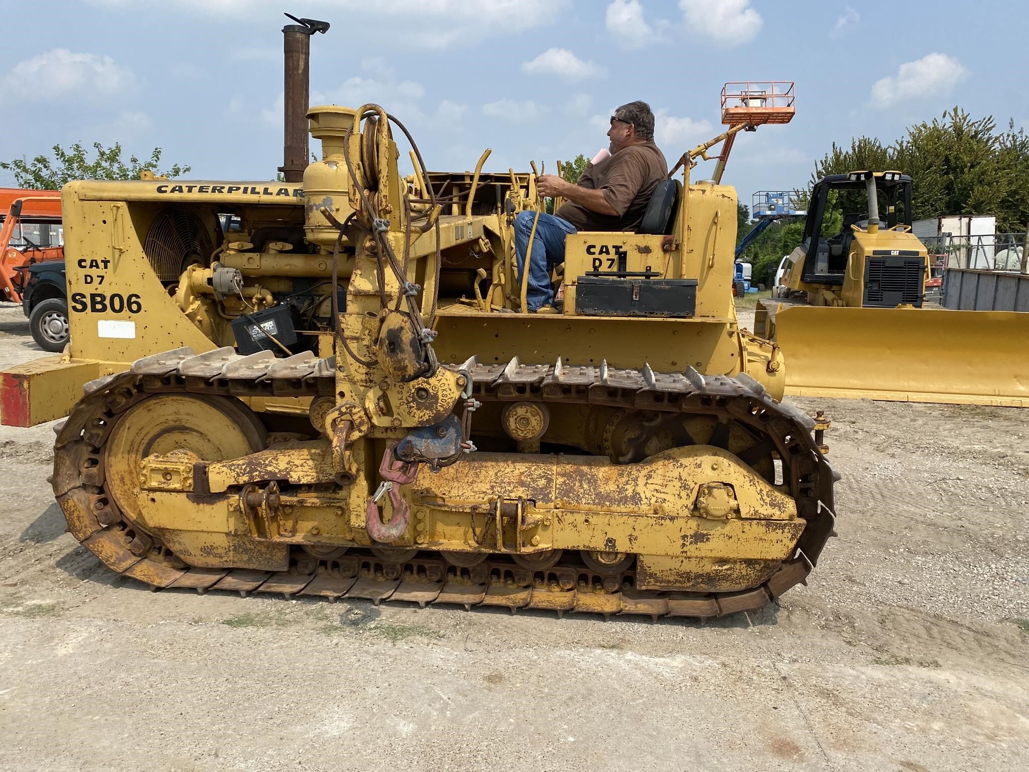 1957 CATERPILLAR D7C in Irving, TX