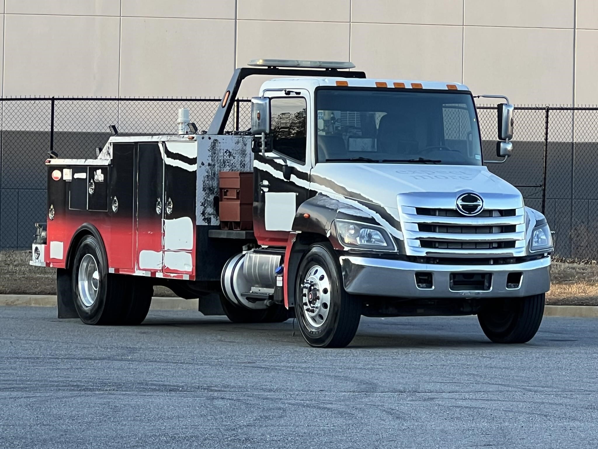 2017 HINO 268 in Cartersville, GA