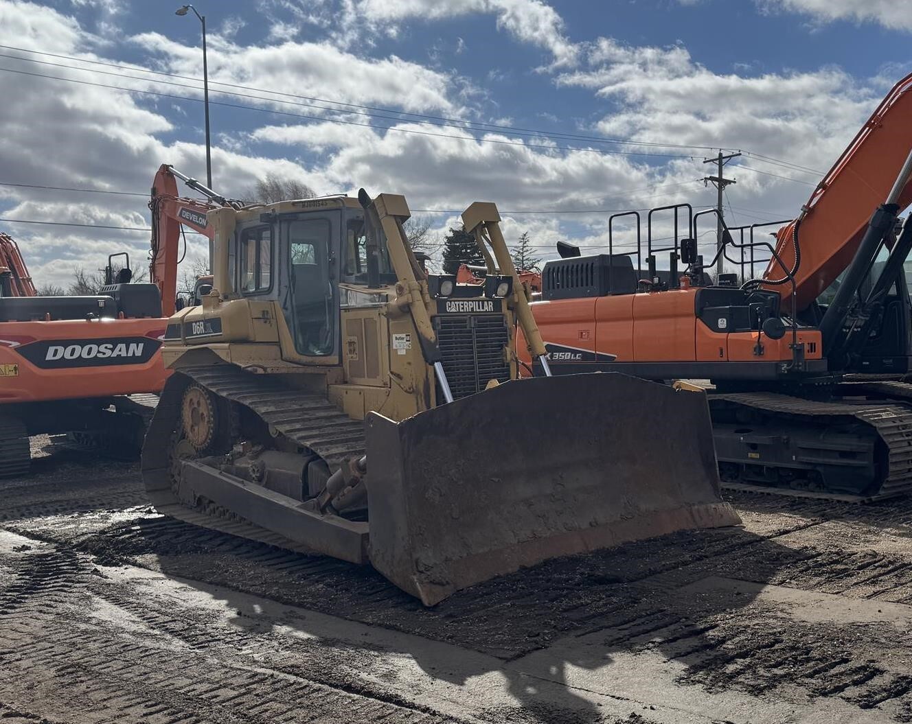 2000 CATERPILLAR D6R XL in Sioux Falls, SD