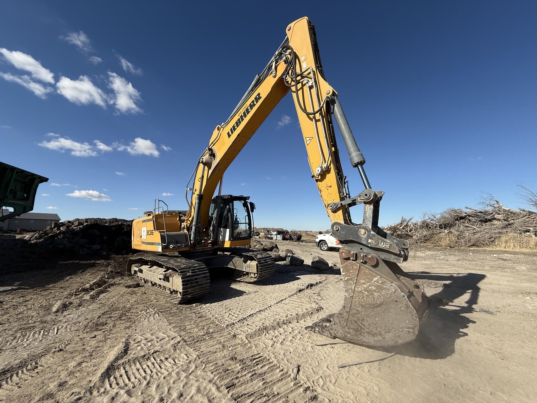 2015 LIEBHERR R936 LC in Sioux Falls, SD