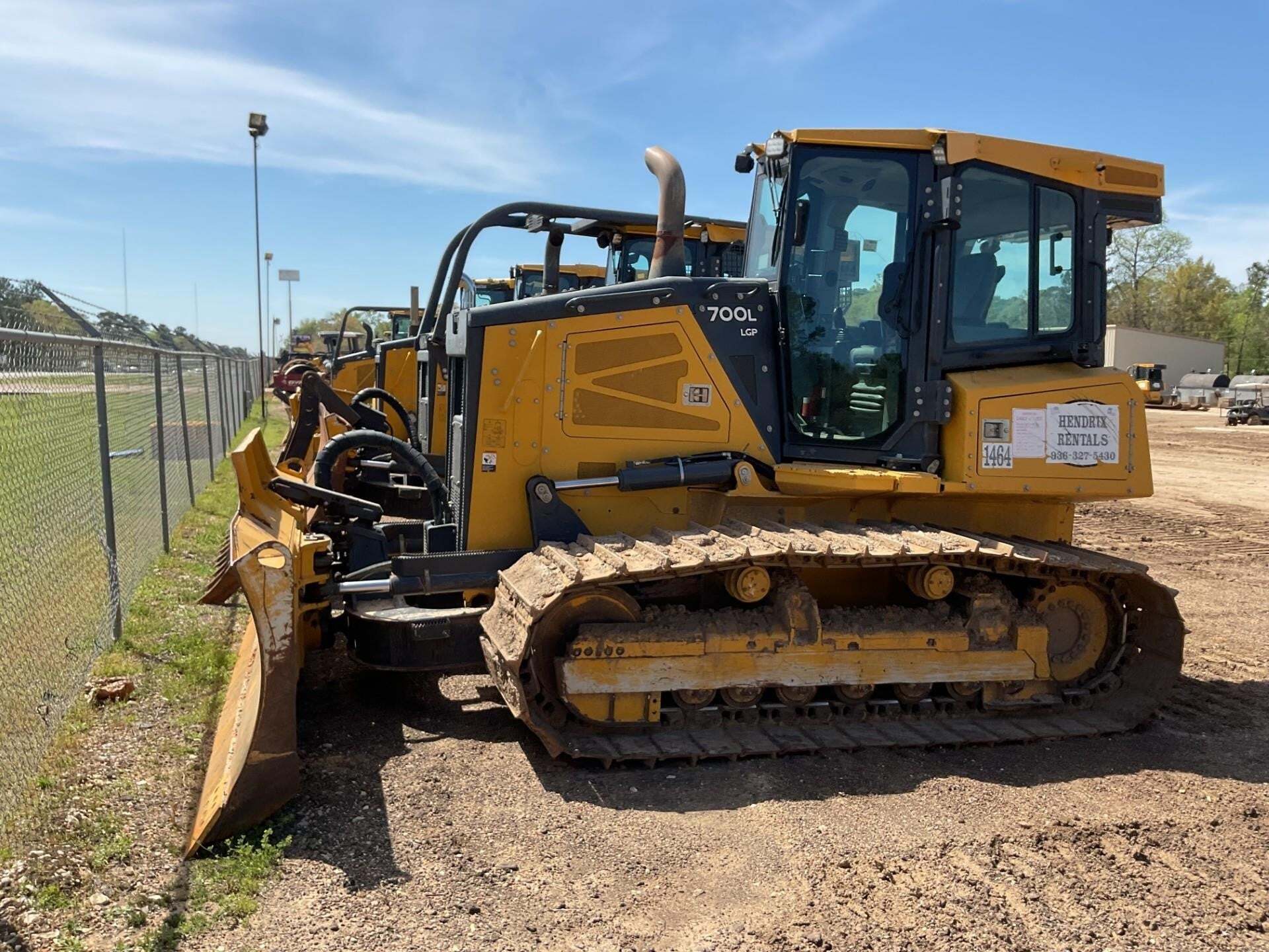 2023 DEERE 700L LGP in Livingston, TX