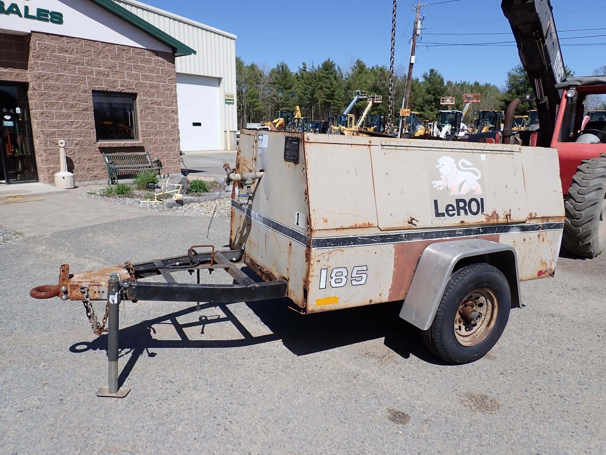 1993 LEROI 185 in Phillipston, MA