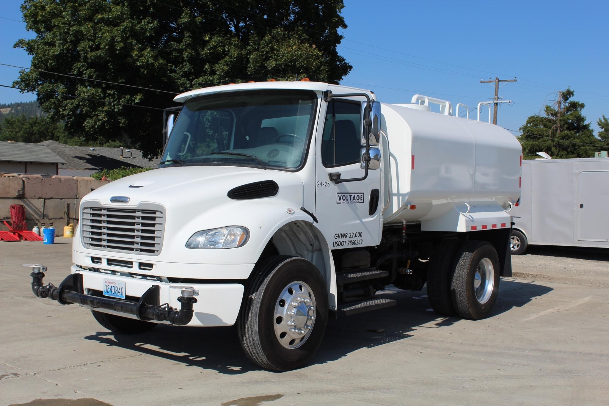 2005 FREIGHTLINER BUSINESS CLASS M2 100 in Spokane, WA