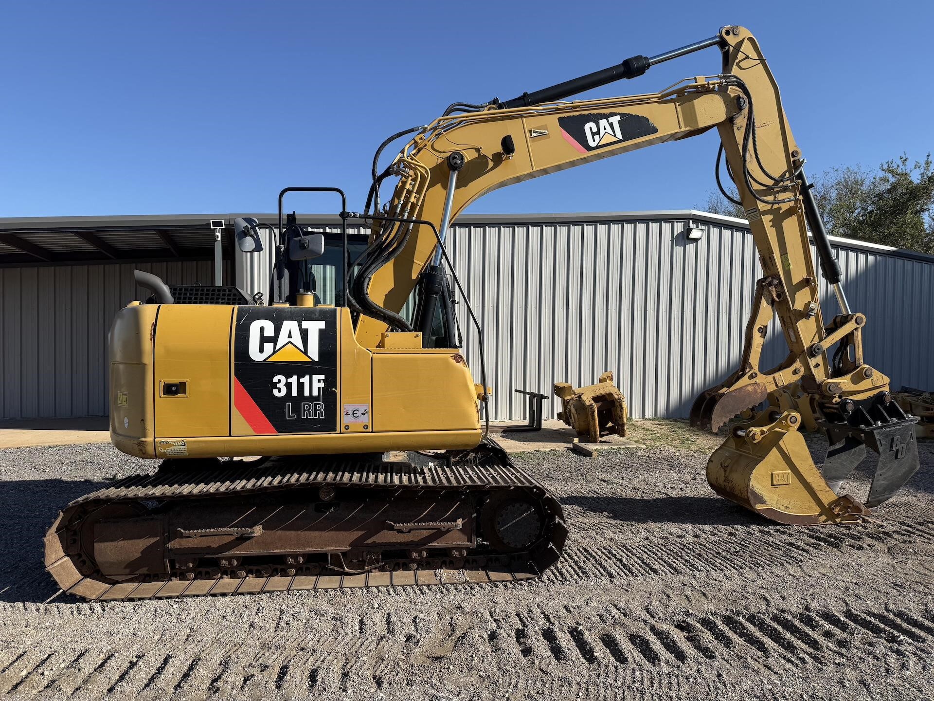 2015 CATERPILLAR 311FLRR in Round Mountain, TX