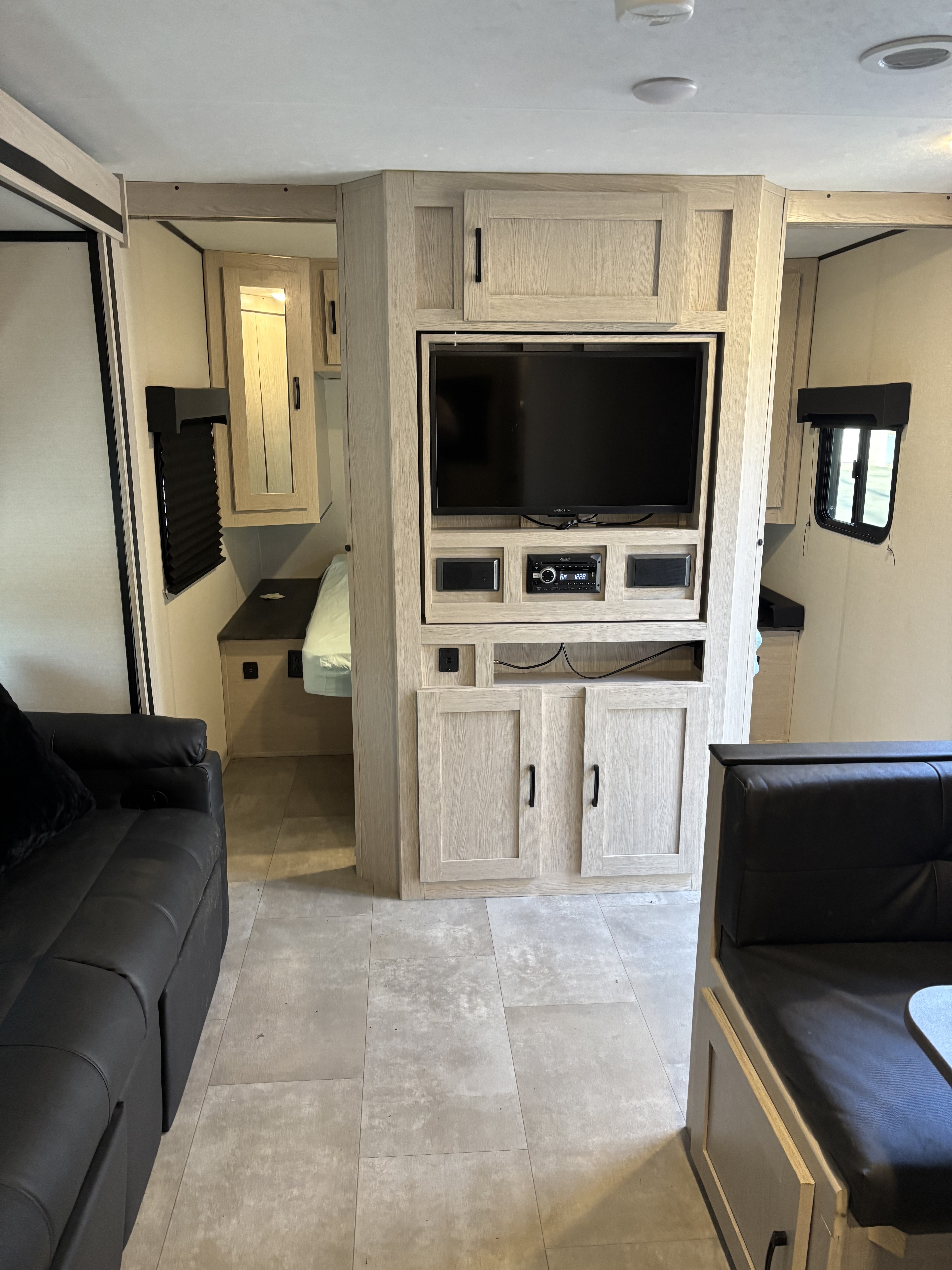 2021 Coachmen APEX ULTRA-LITE 300BHS in westbrook CT