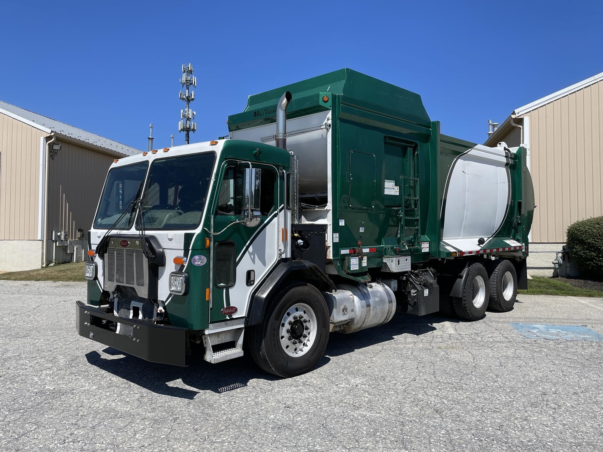 2020 PETERBILT 520 in Honey Brook, PA