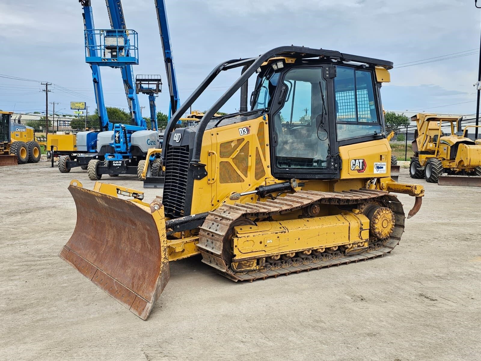 2021 CATERPILLAR D3 in San Antonio, TX