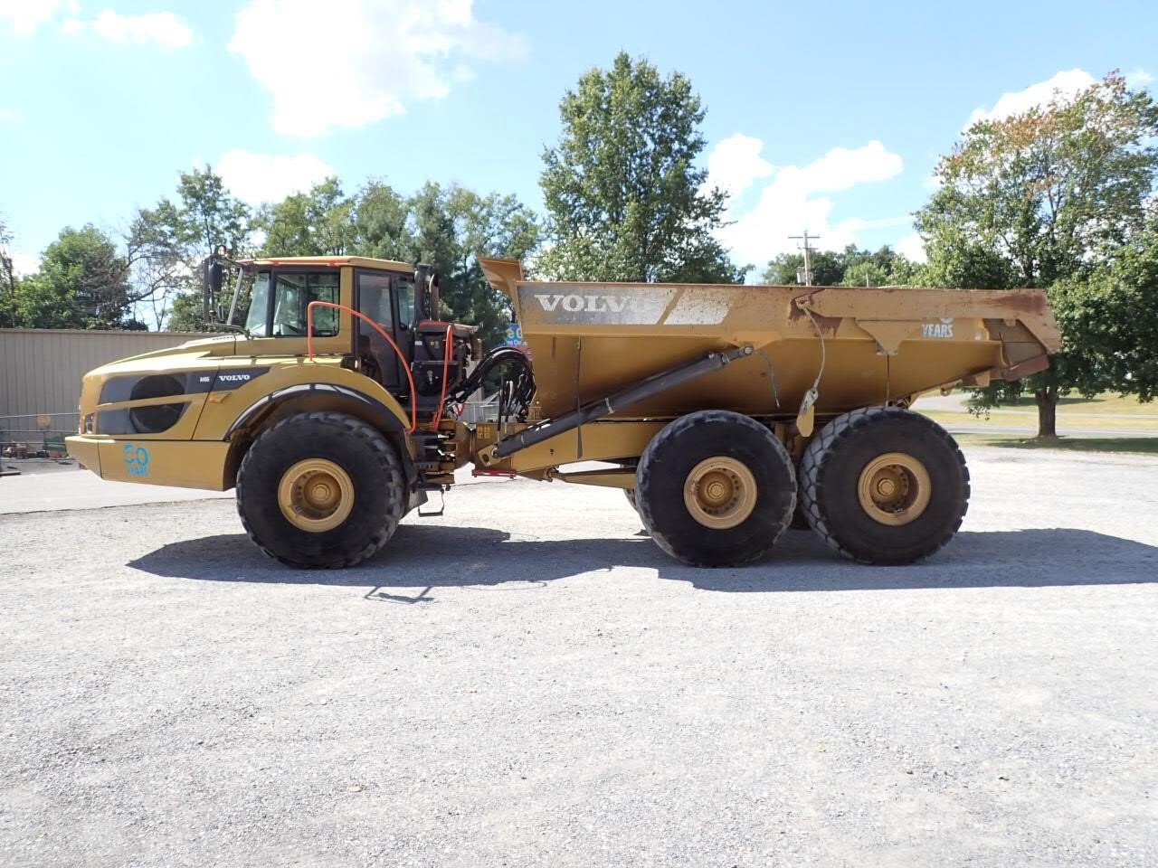 2015 VOLVO A40G in Manheim, PA