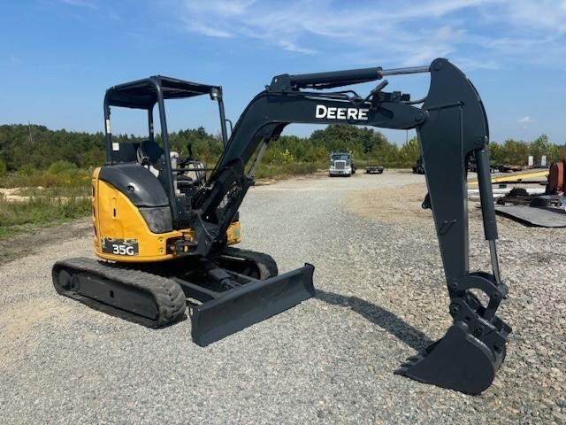 2015 DEERE 35G in Chatham, VA