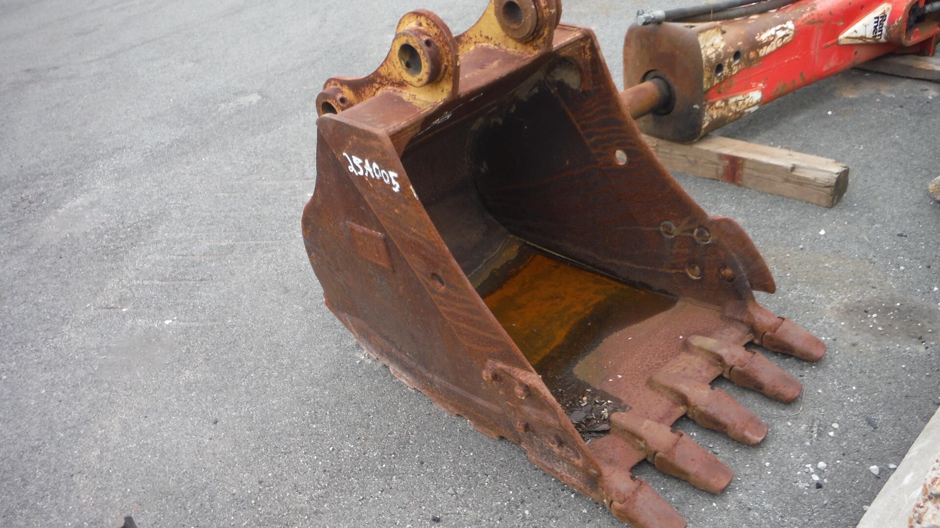 CATERPILLAR Attachment in Newark, NJ