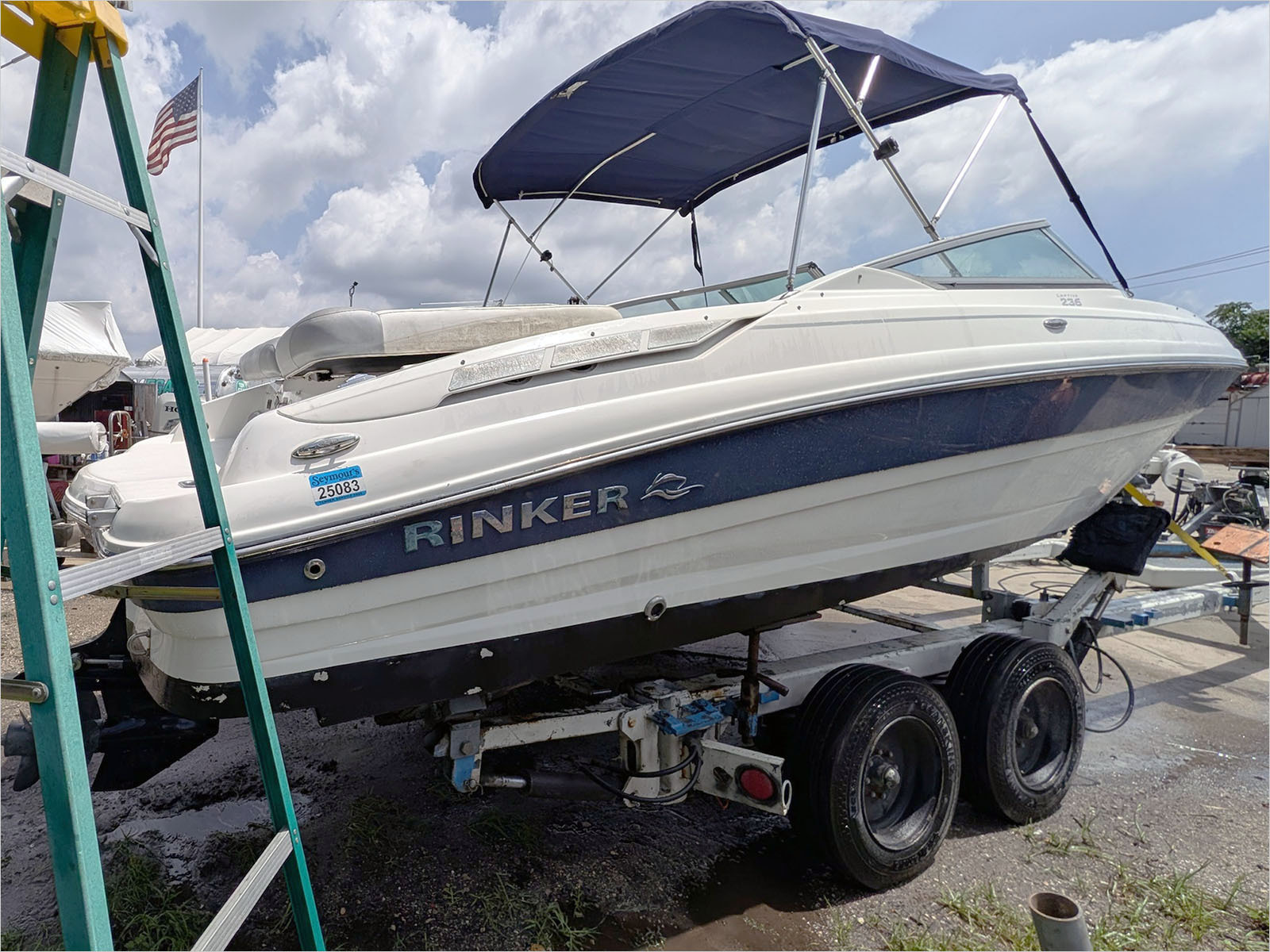2013 Rinker CAPTIVA 236 in commack NY