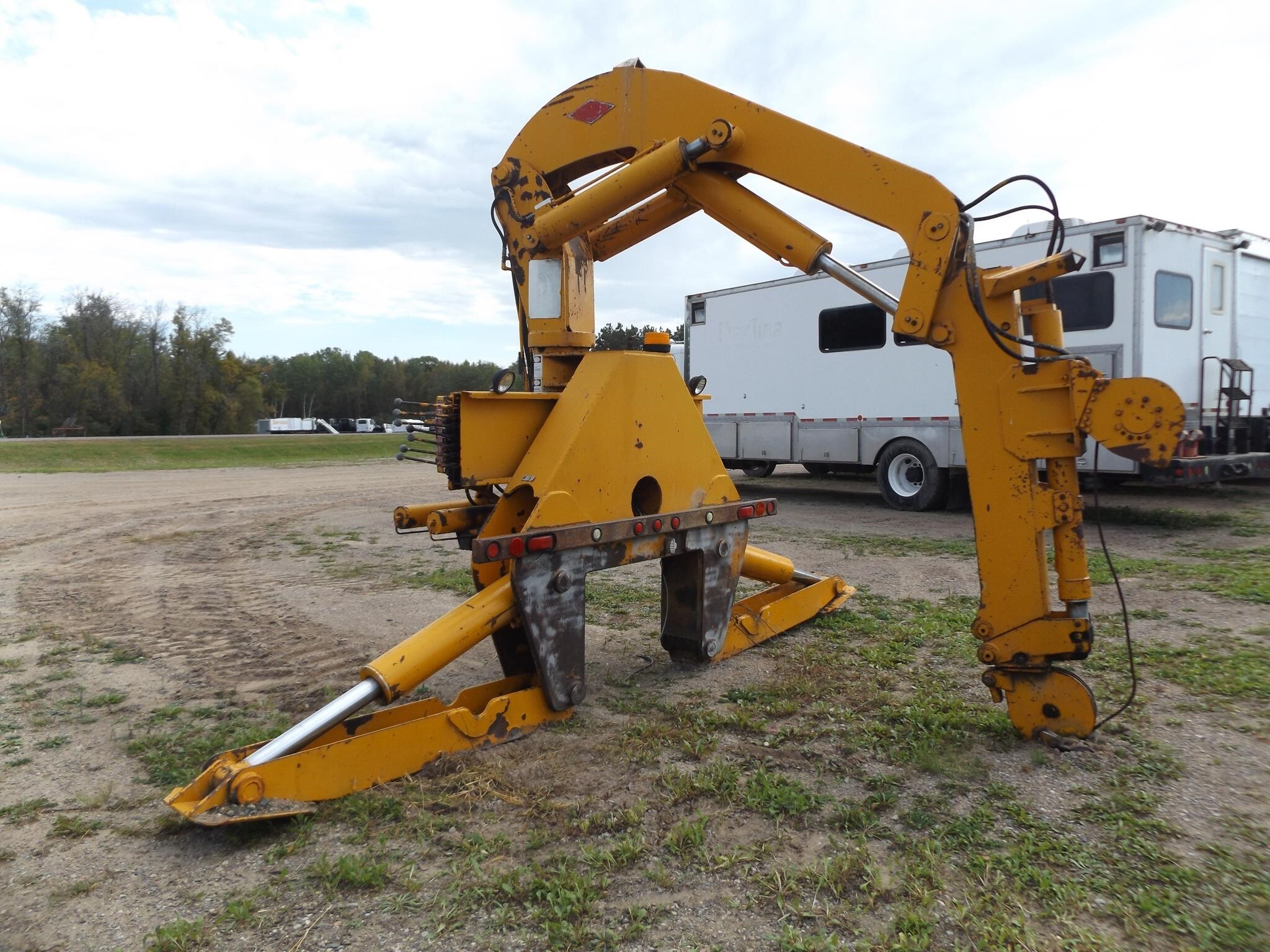 2007 IMT 1123 in Harris, MN