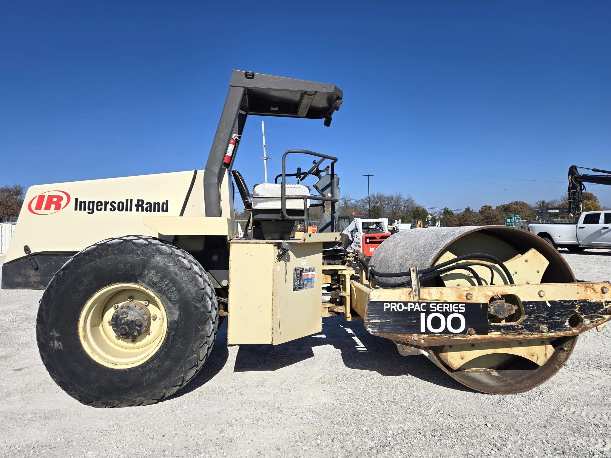 1999 INGERSOLL-RAND SD100D in Wentzville, MO