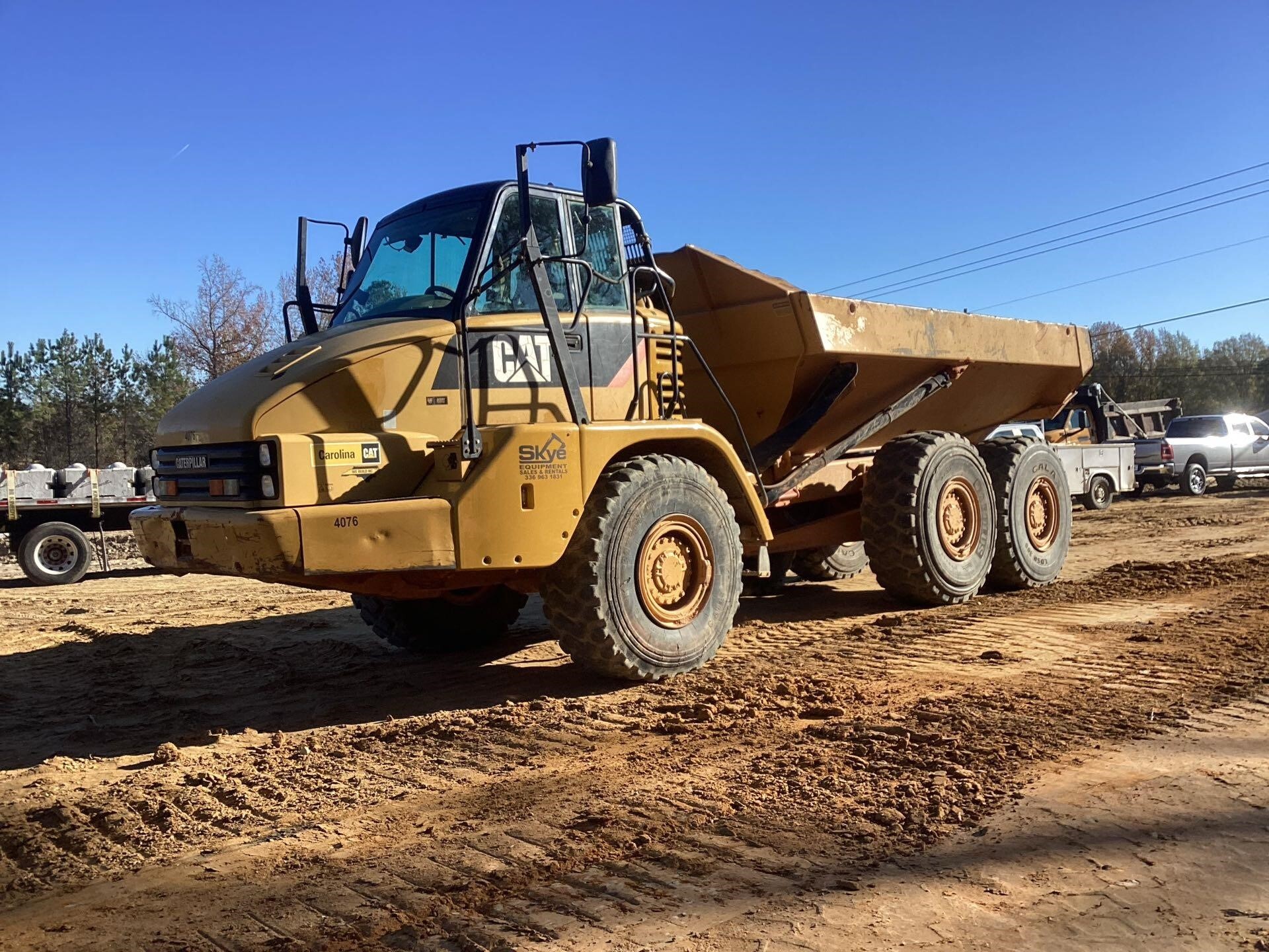 2013 CATERPILLAR 725 in Asheboro, NC