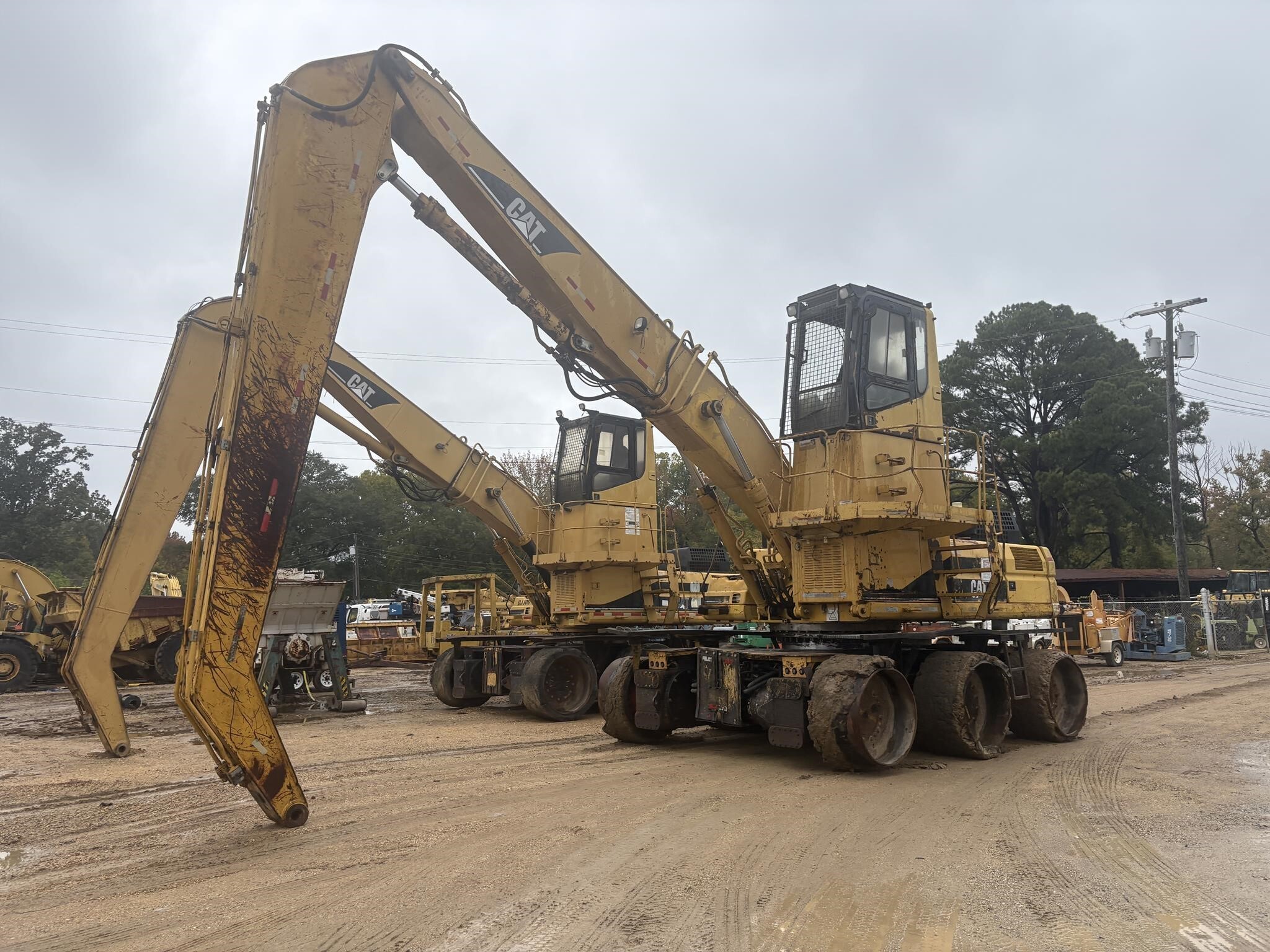 2000 CATERPILLAR 330B LC MH in Jackson, TN