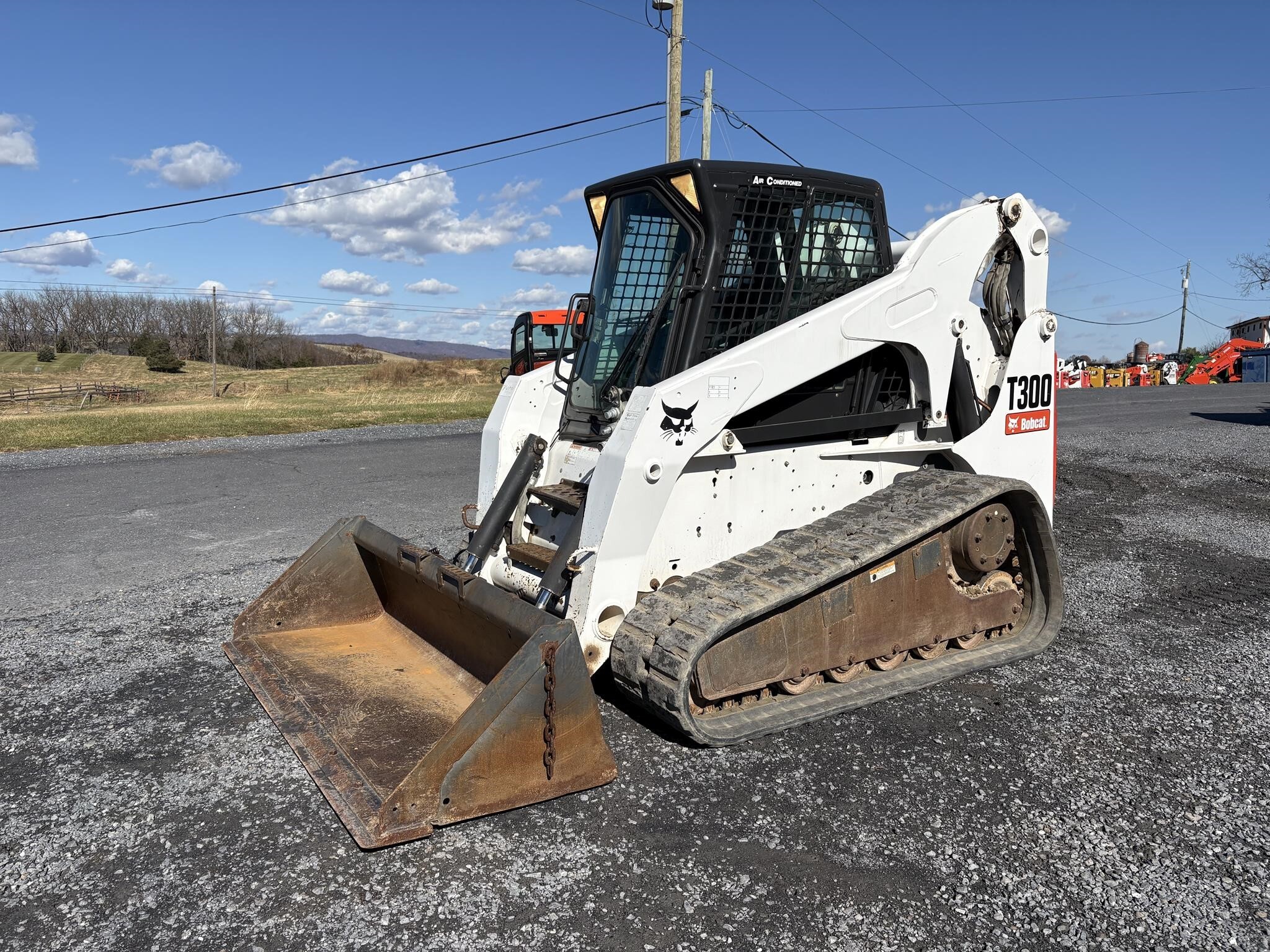 2007 BOBCAT T300 in Linville, VA