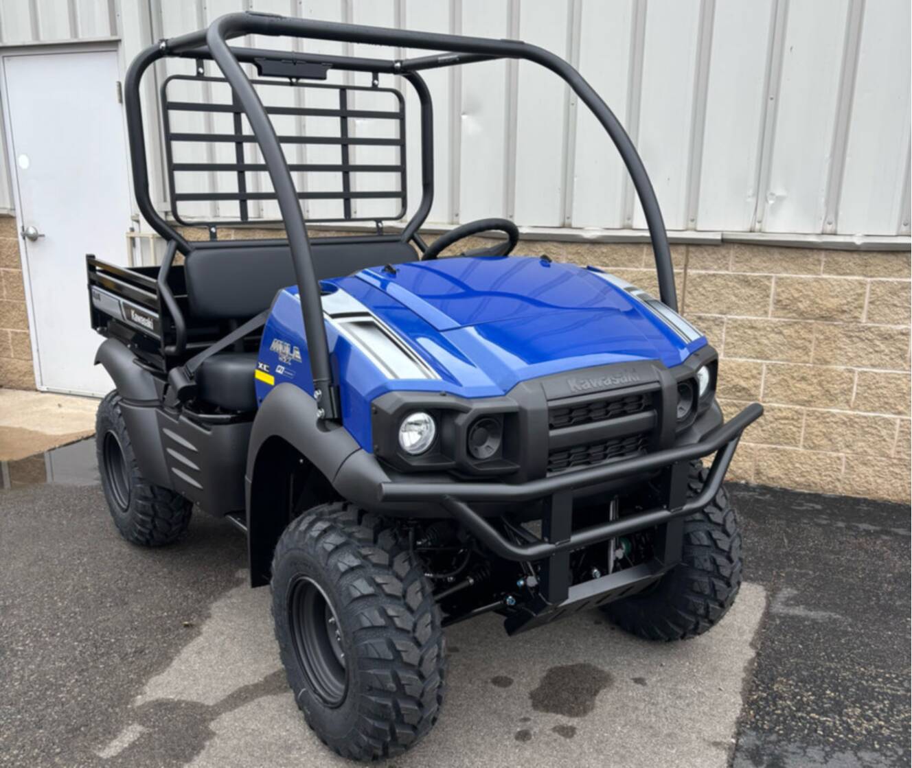 A photo of this 2026 Kawasaki Mule SX 4x4 XC