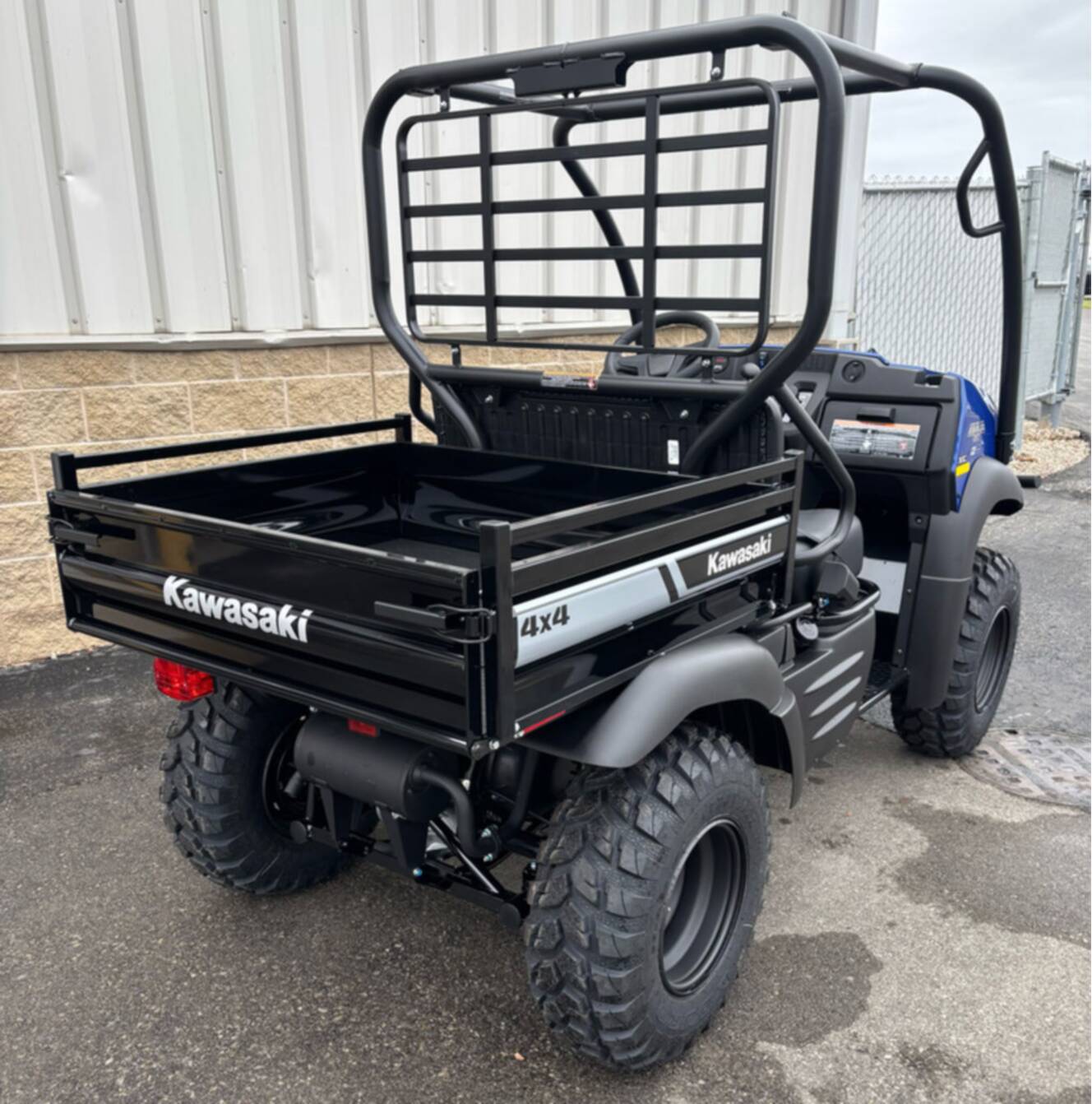 A photo of this 2026 Kawasaki Mule SX 4x4 XC