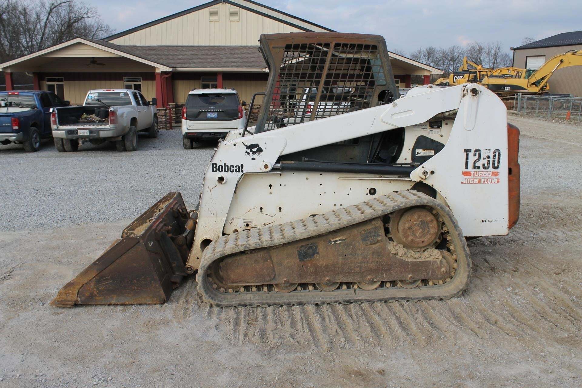 2005 BOBCAT T250 in Pleasureville, KY