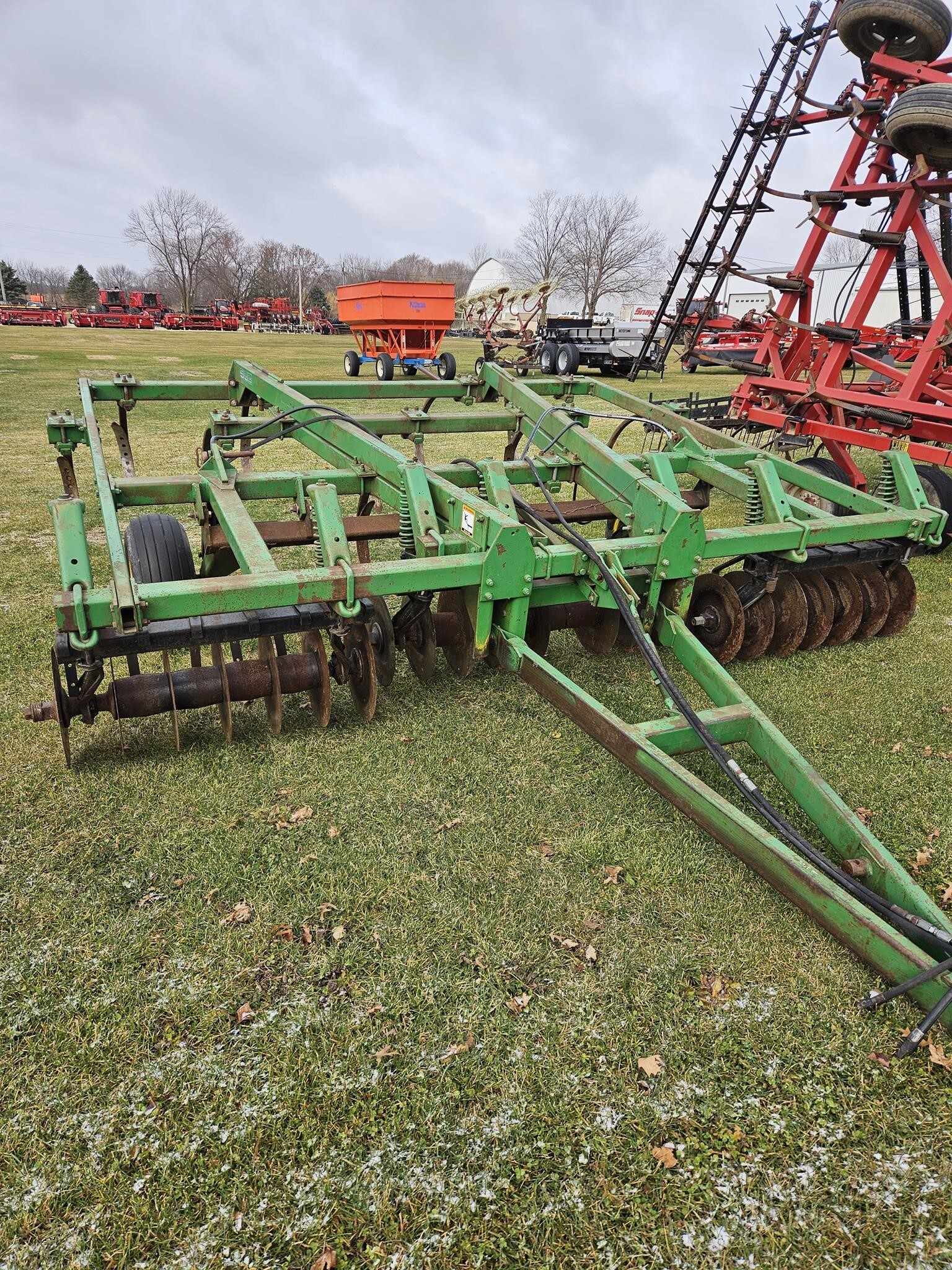 1983 JOHN DEERE 712 in Dyersville, IA