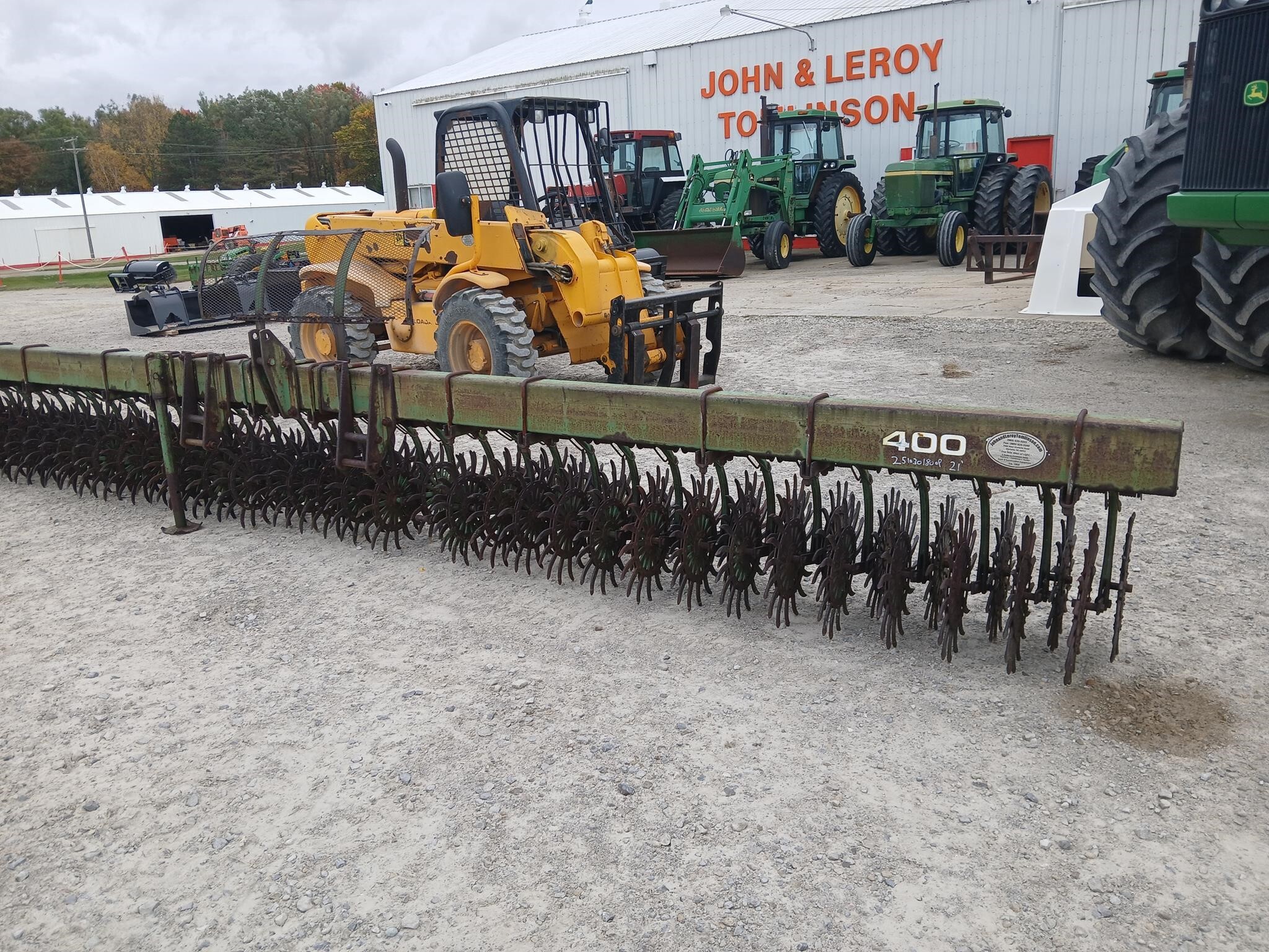 JOHN DEERE 400 in Marlette, MI