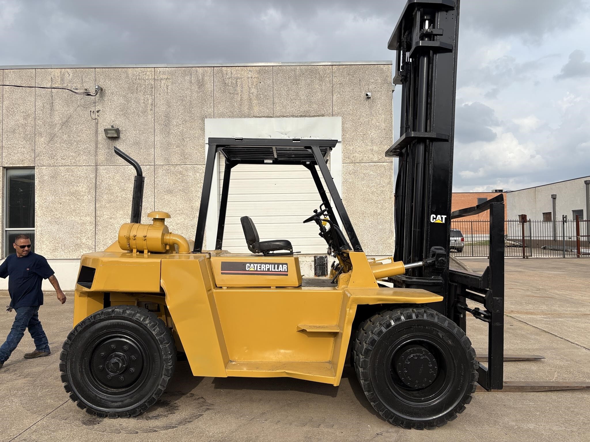CATERPILLAR DP80 in Dallas, TX