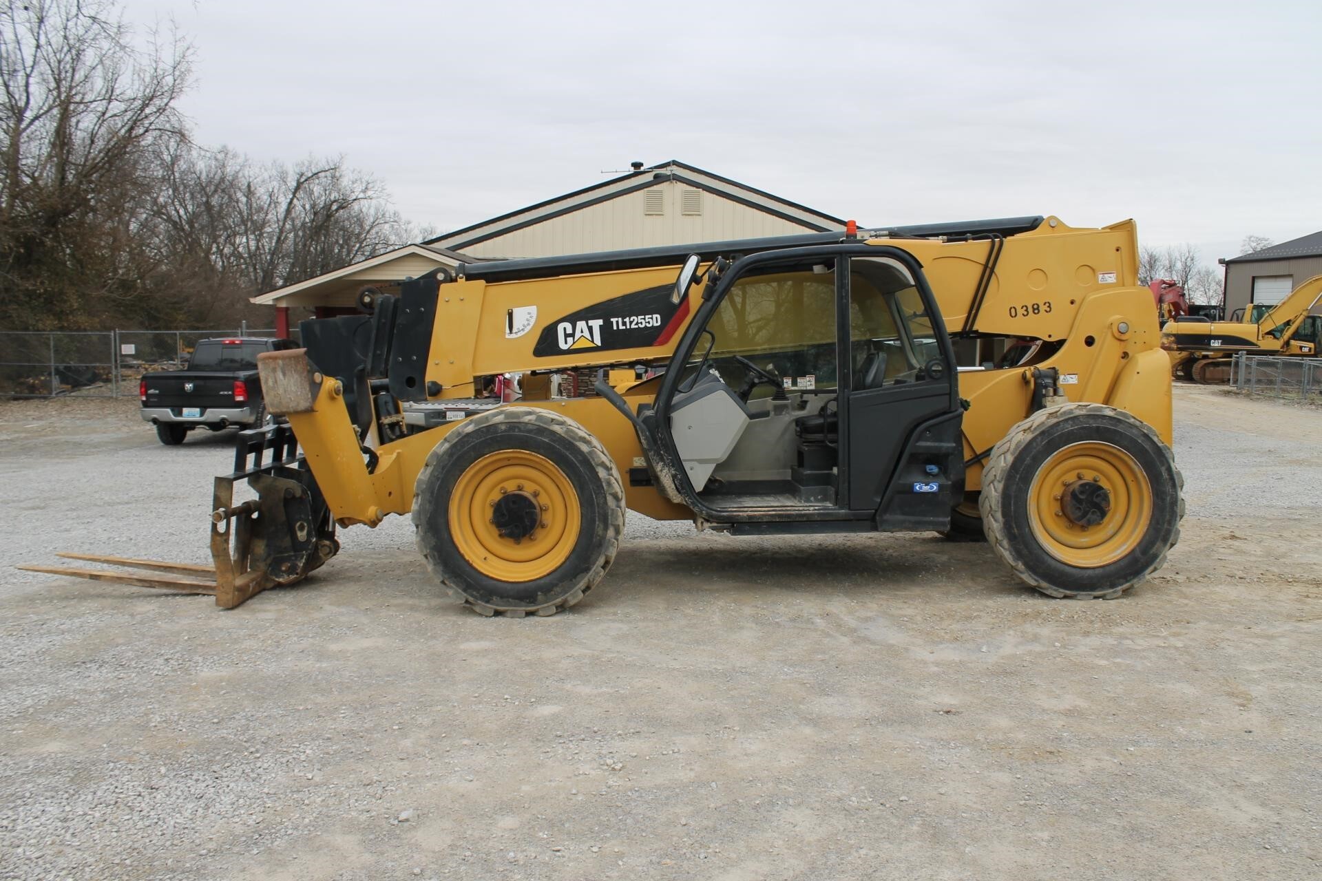 2015 CATERPILLAR TL1255D in Pleasureville, KY