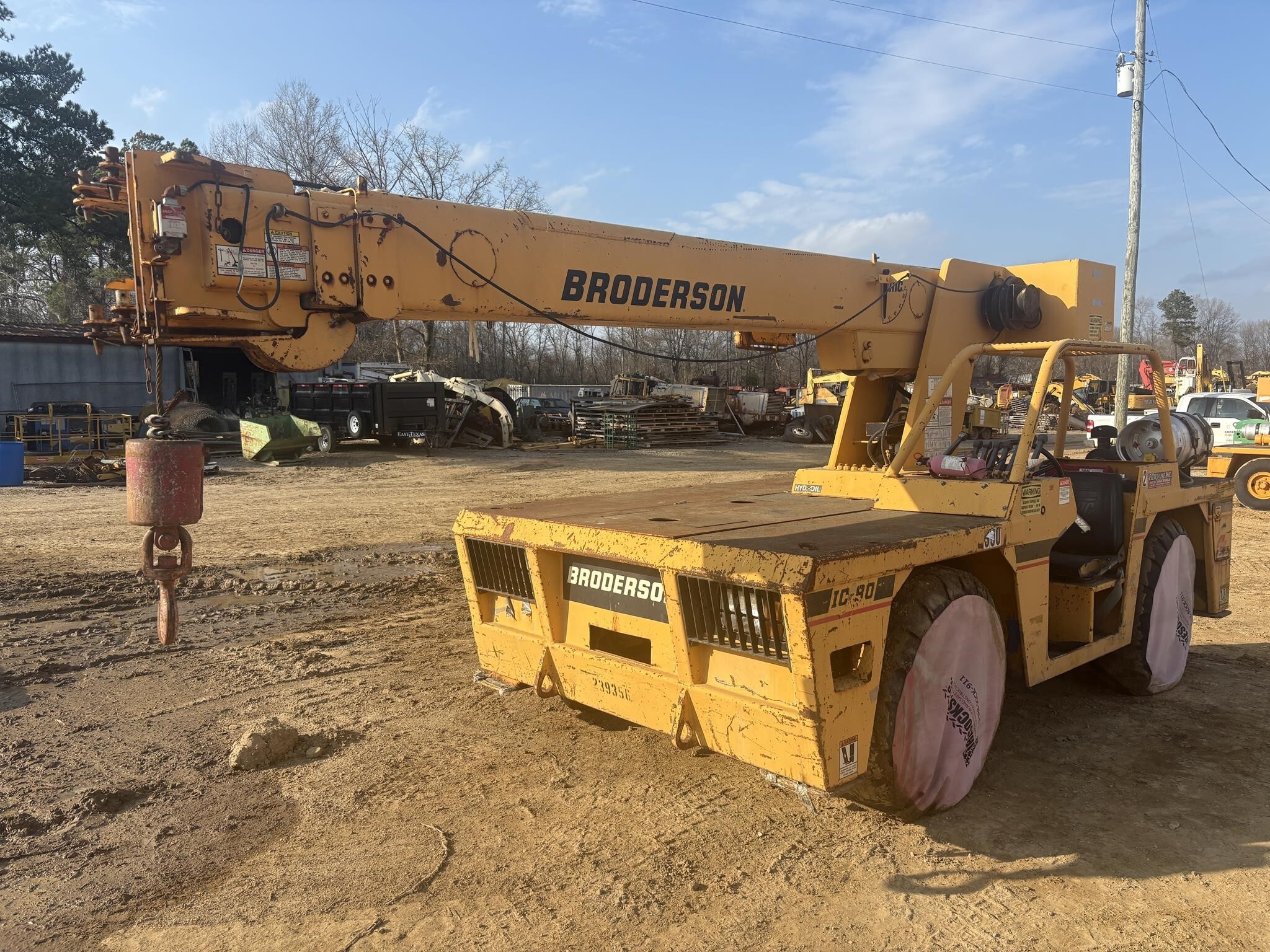 2001 BRODERSON IC80-3F in Jackson, TN