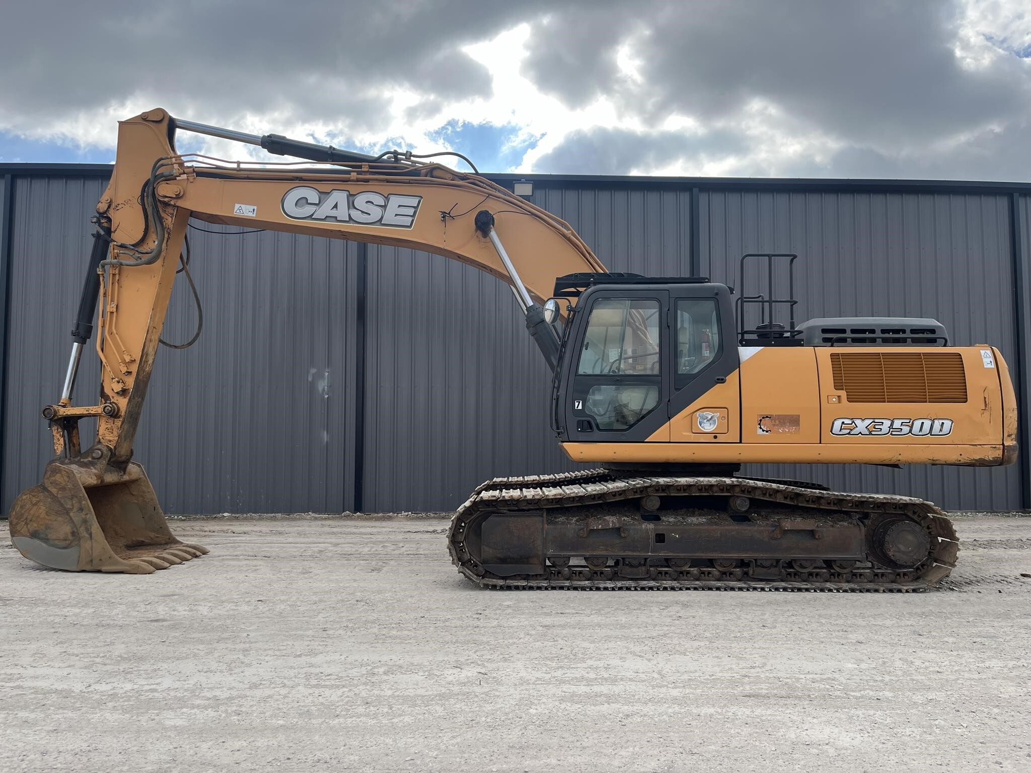 2015 CASE CX350D in Van Alstyne, TX