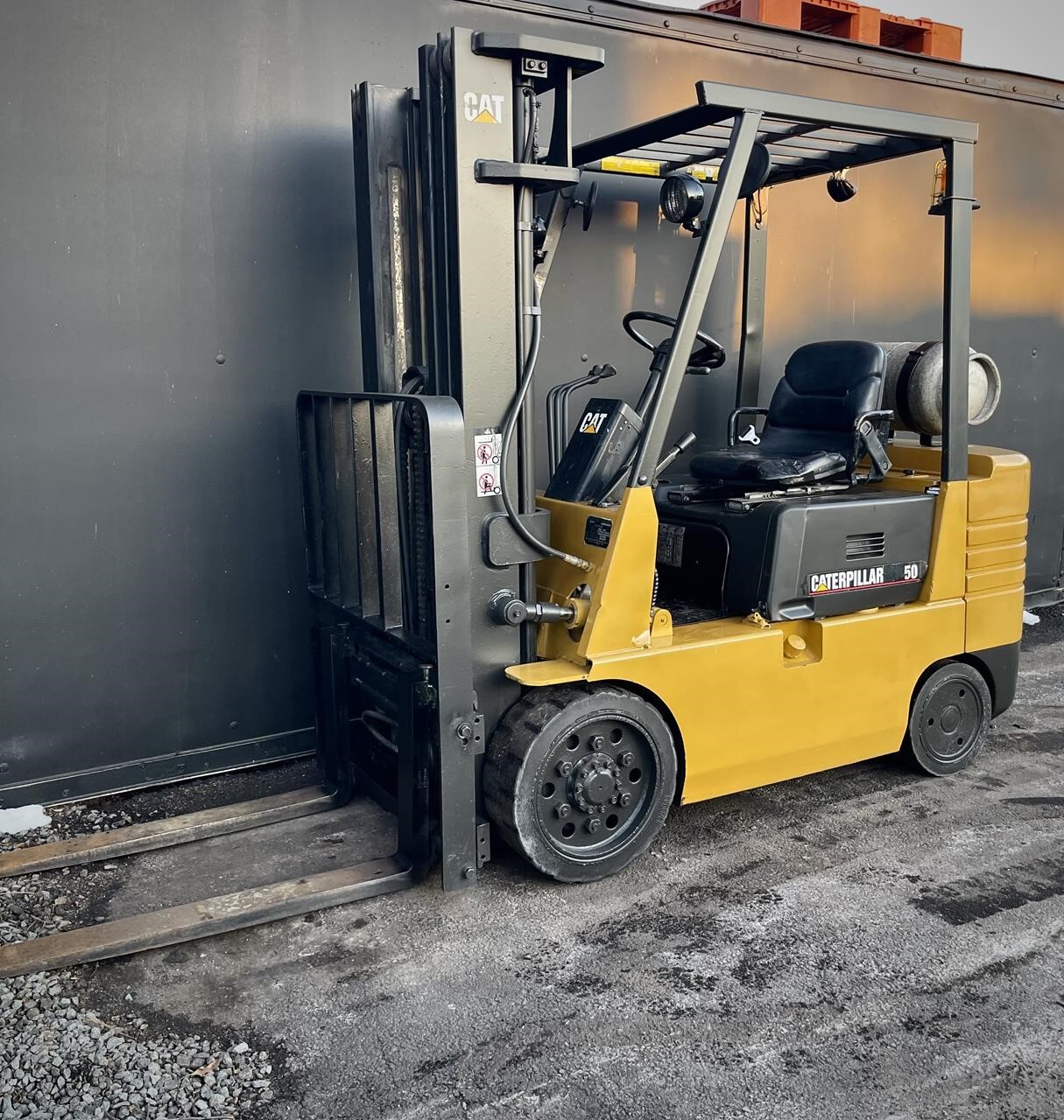 1995 CATERPILLAR GC25 in Clifton, NJ