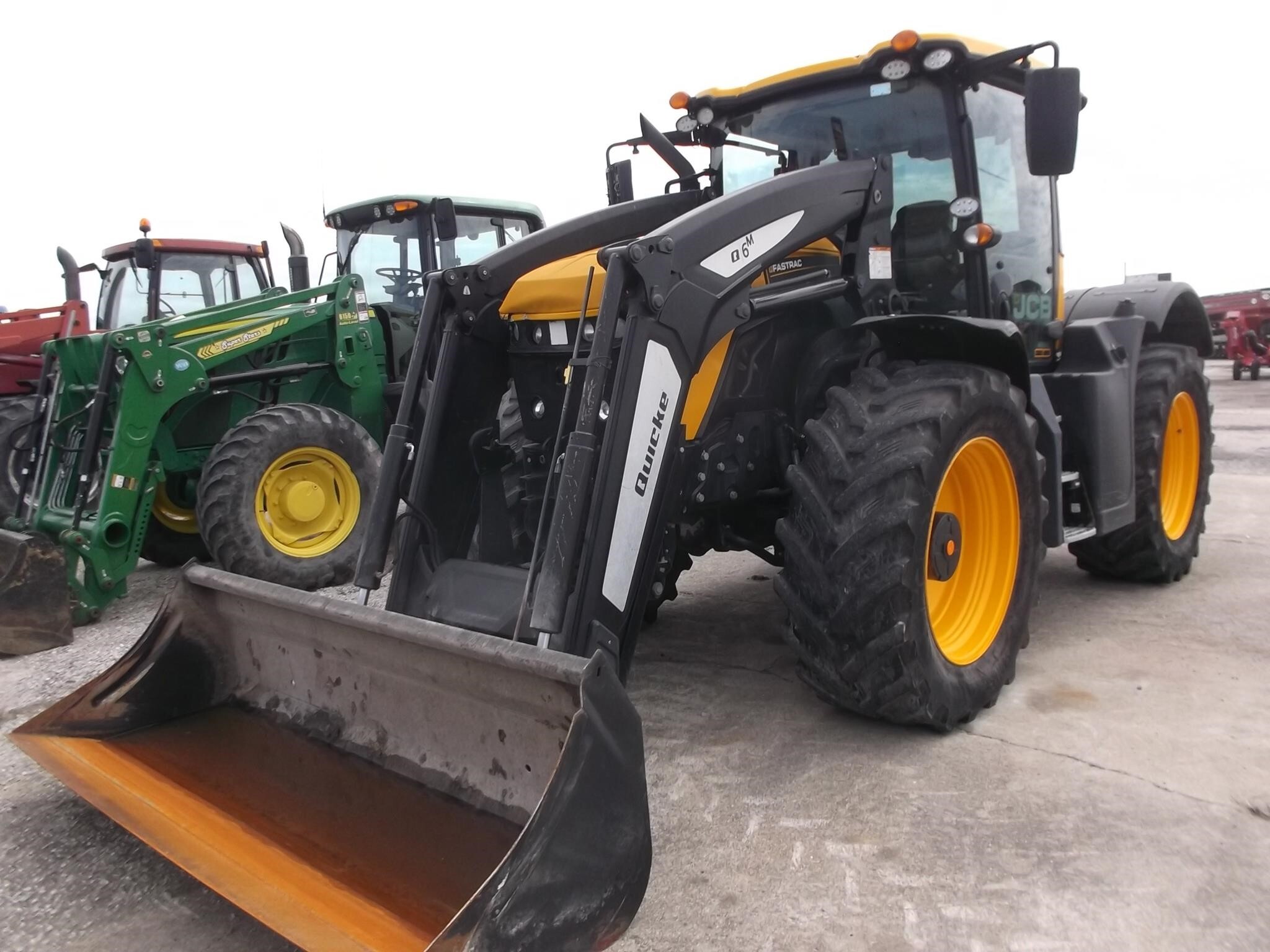 2020 JCB FASTRAC 4220 in Hamel, IL