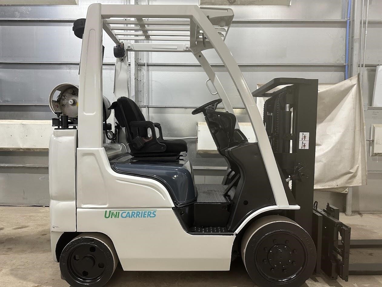 2013 NISSAN MCP1F2A20LV in Rockdale, IL