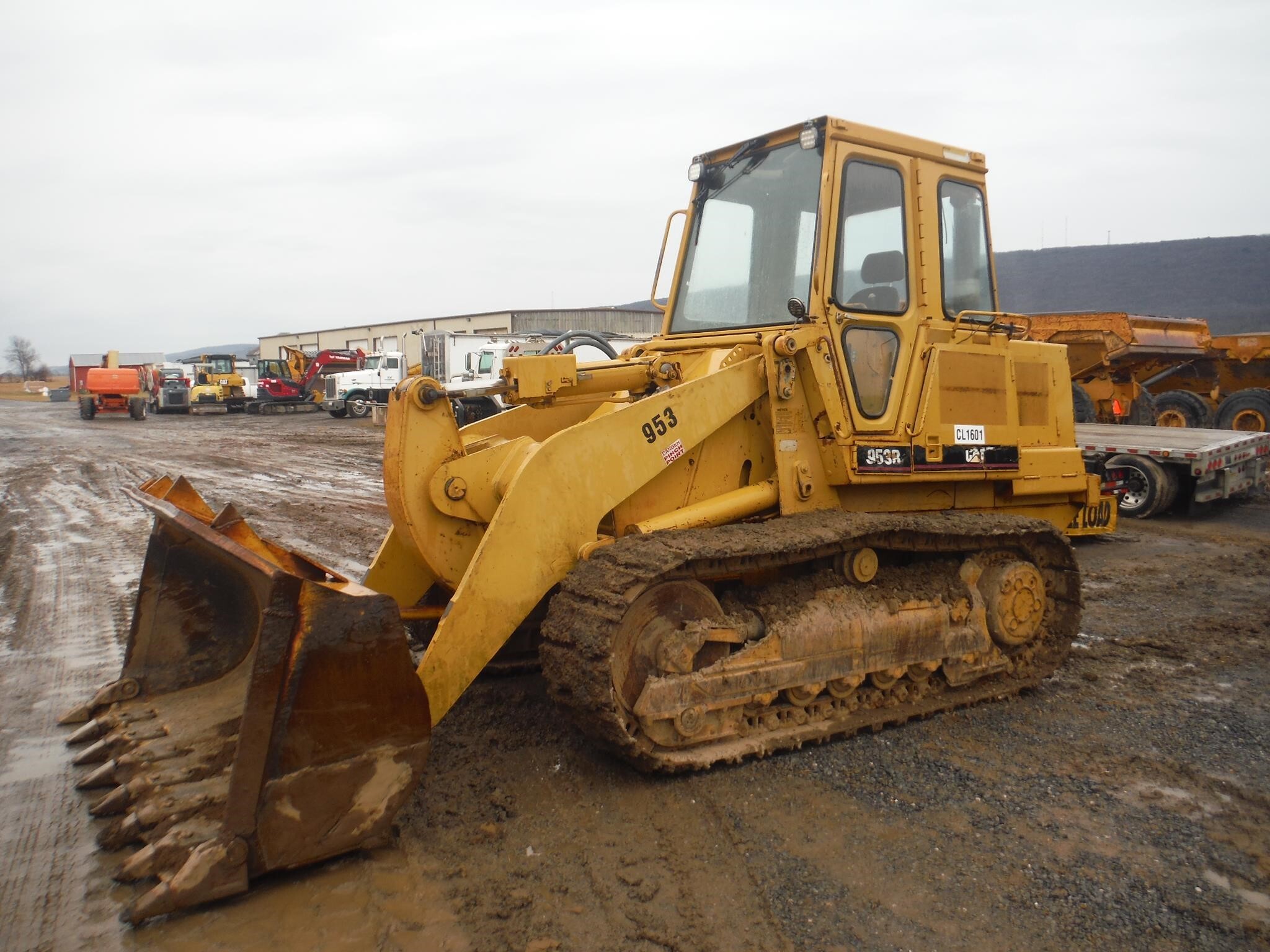 1993 CATERPILLAR 953B in Milton, PA
