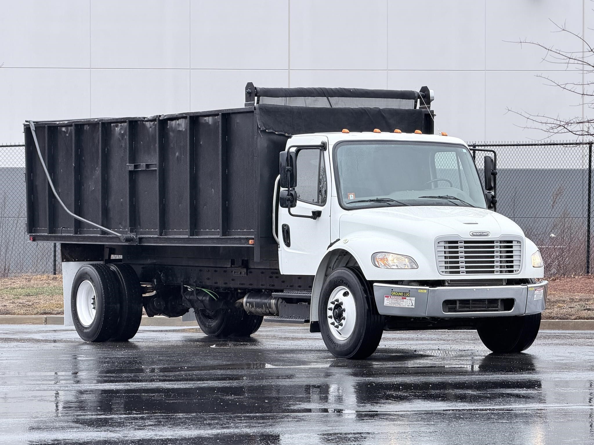 2017 FREIGHTLINER BUSINESS CLASS M2 106 in Cartersville, GA