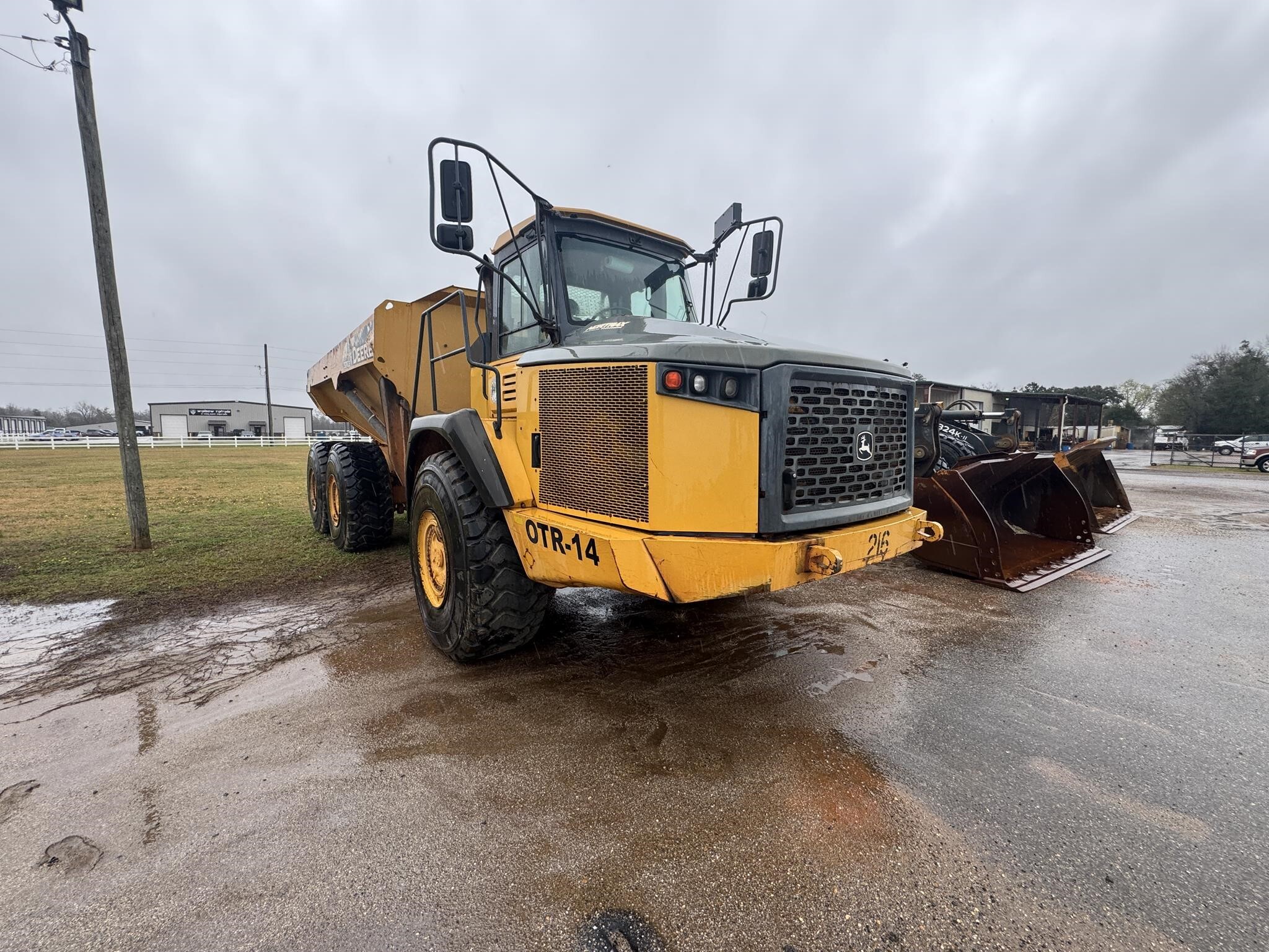 2012 DEERE 370E in Montrose, AL
