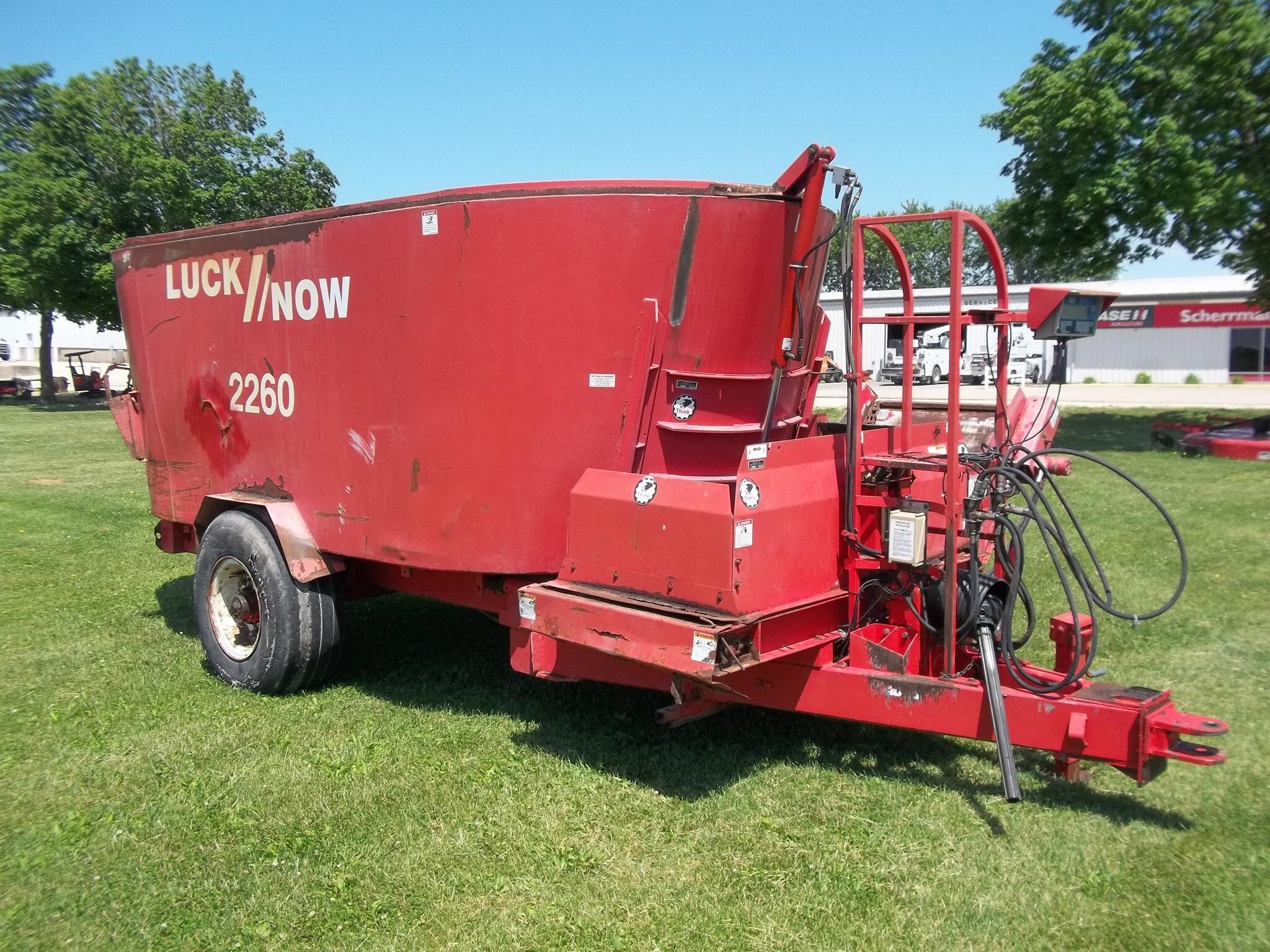 2004 LUCKNOW 2260 in Dyersville, IA