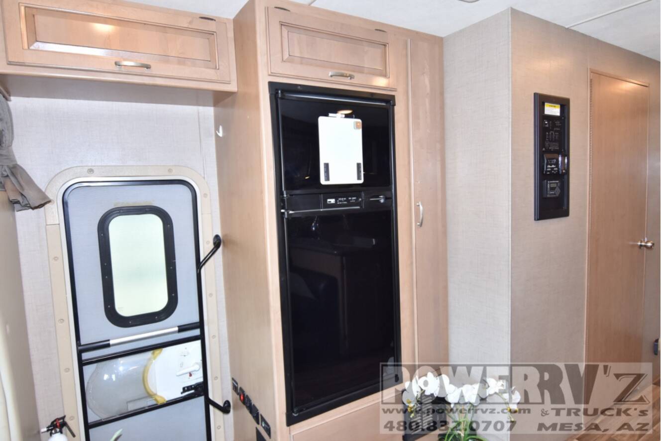 A photo of this 2018 Thor Motor Coach Outlaw 29H
