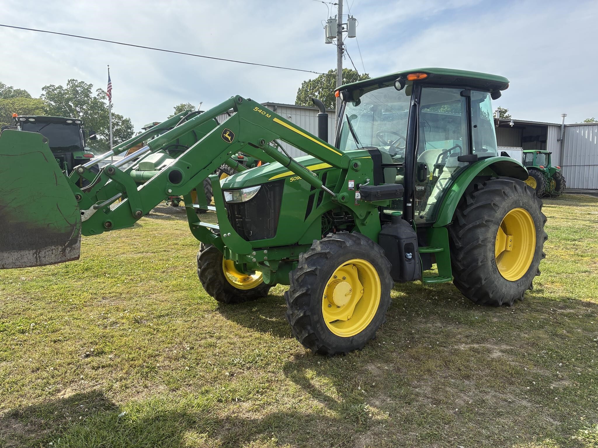 2017 JOHN DEERE 5090E in Athens, AL