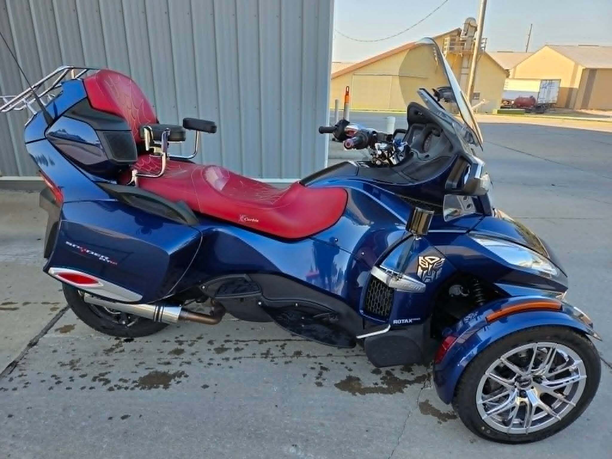 2016 Can-Am SPYDER RT BASE BASE in Williamsburg, IA
