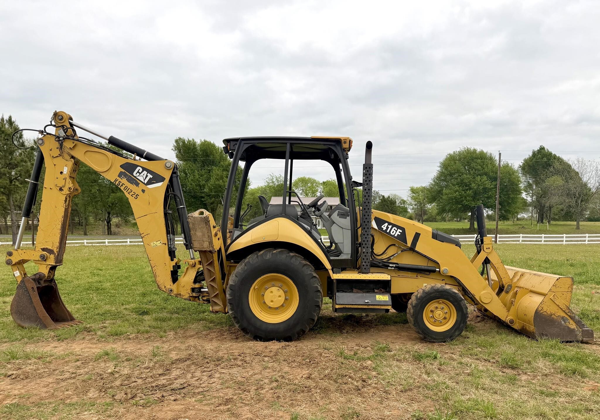 2014 CATERPILLAR 416F in Trinidad, TX