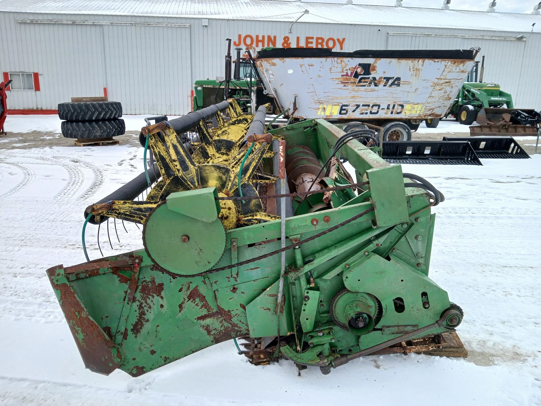 JOHN DEERE 213 in Marlette, MI