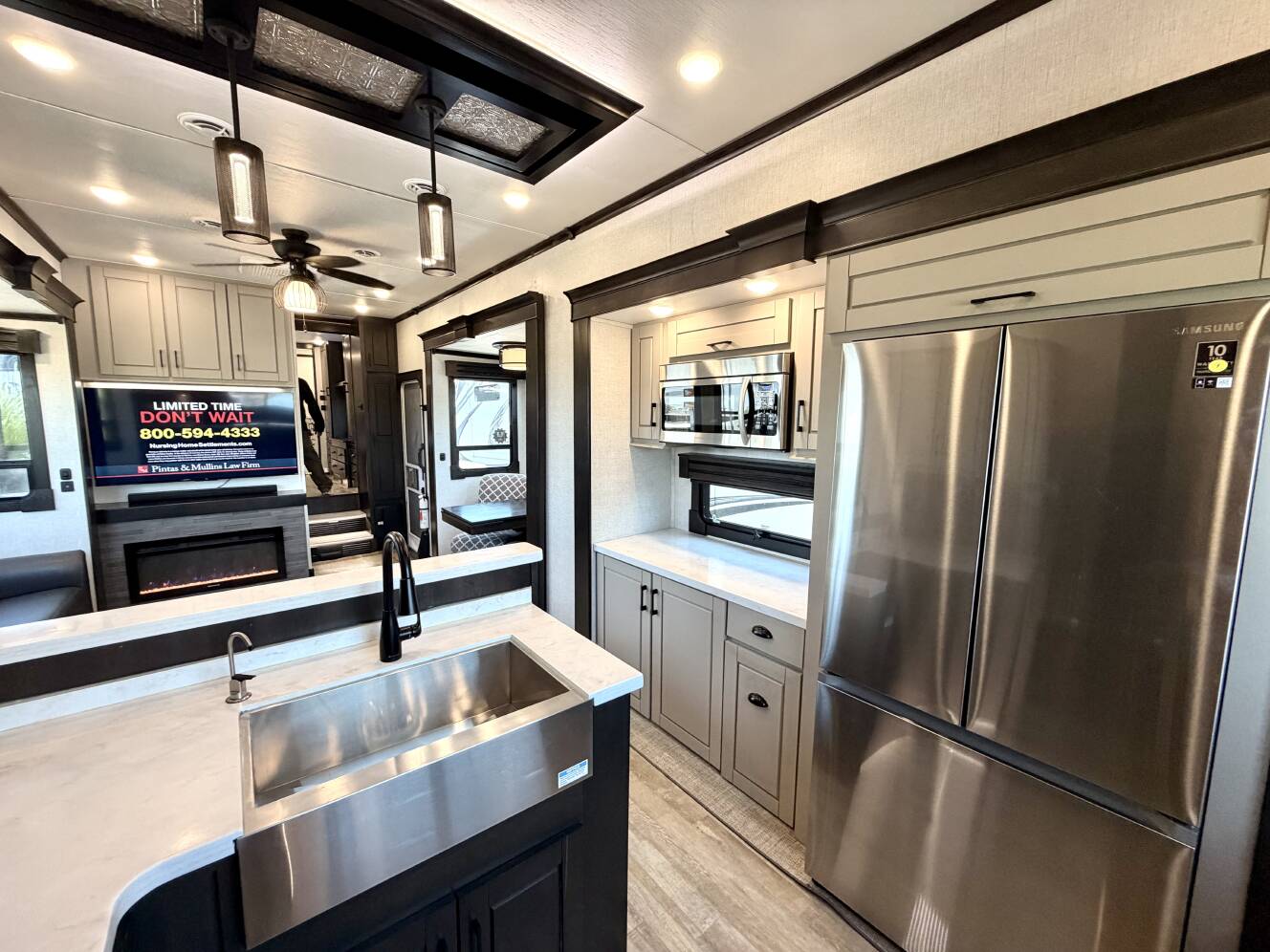 A photo of this 2022 Redwood REDWOOD 4001LK